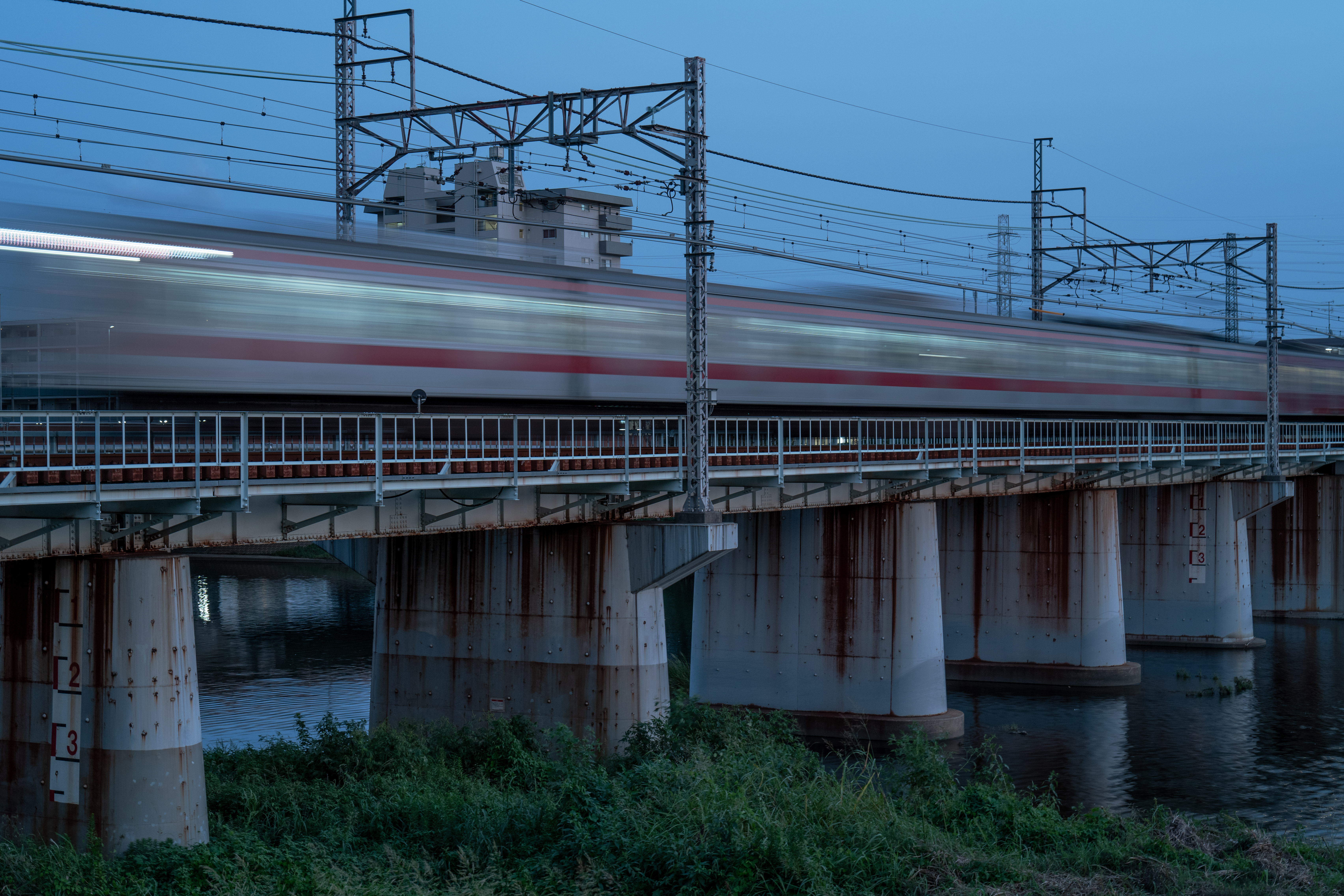 60mm相当で撮影。動体ブレを活かしたいときに手ブレ補正はとても有効でスローシャッターも安心して切れる<br><span class="fnt-85">ライカQ3 43／ライカ アポ・ズミクロン f2/43mm ASPH.／絞り優先AE（F5.6・1/3秒・－1.3EV）／ISO 200</span>