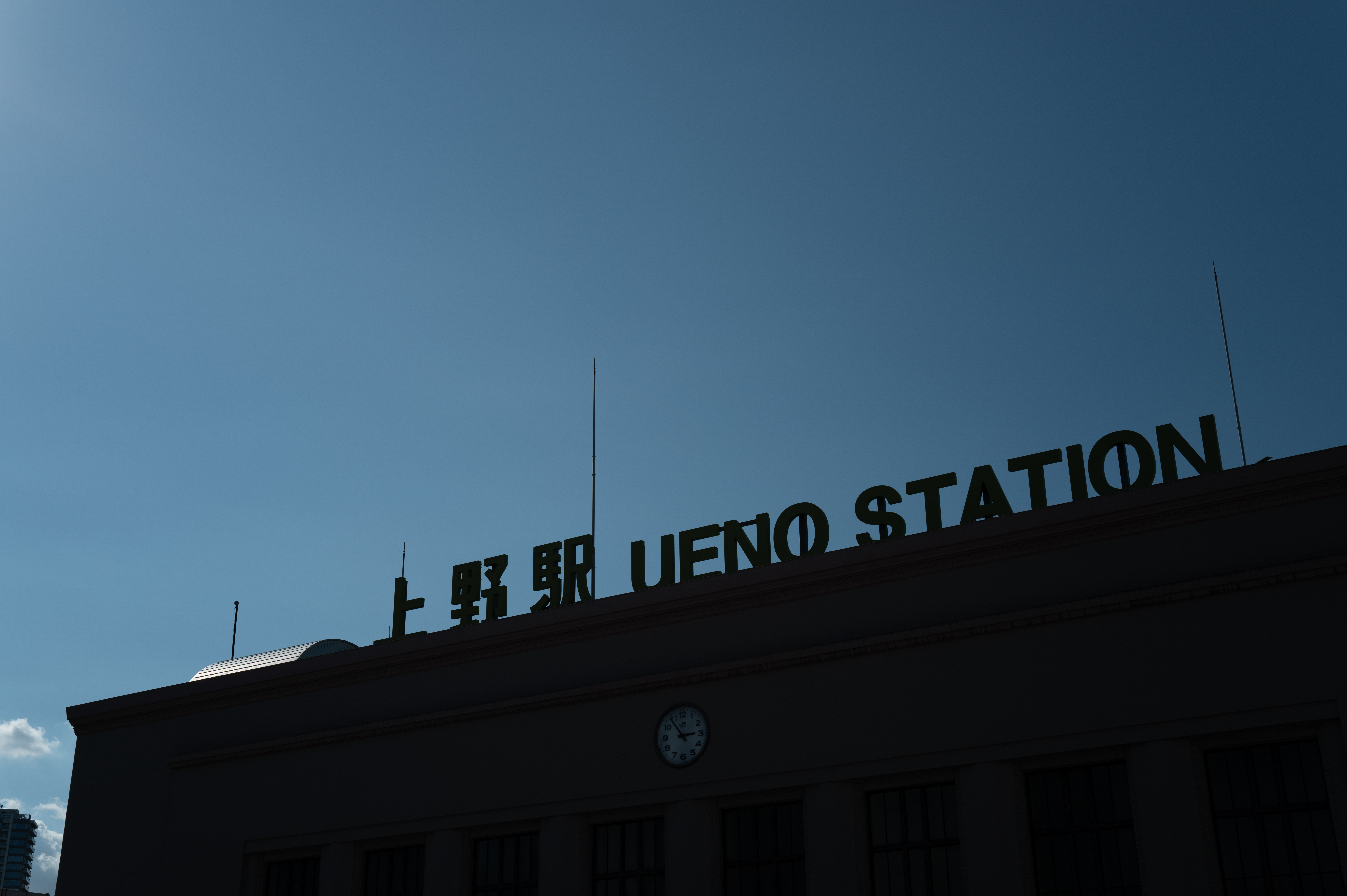 －1.3EVの露出補正を行いシルエット表現にした。ライブビュー像と実際に記録される画像との差は少なく、イメージ通りに撮影できる<br><span class="fnt-85">ライカQ3 43／ライカ アポ・ズミクロン f2/43mm ASPH.／絞り優先AE（F8.0・1/1,000秒・－1.3EV）／ISO 100</span>