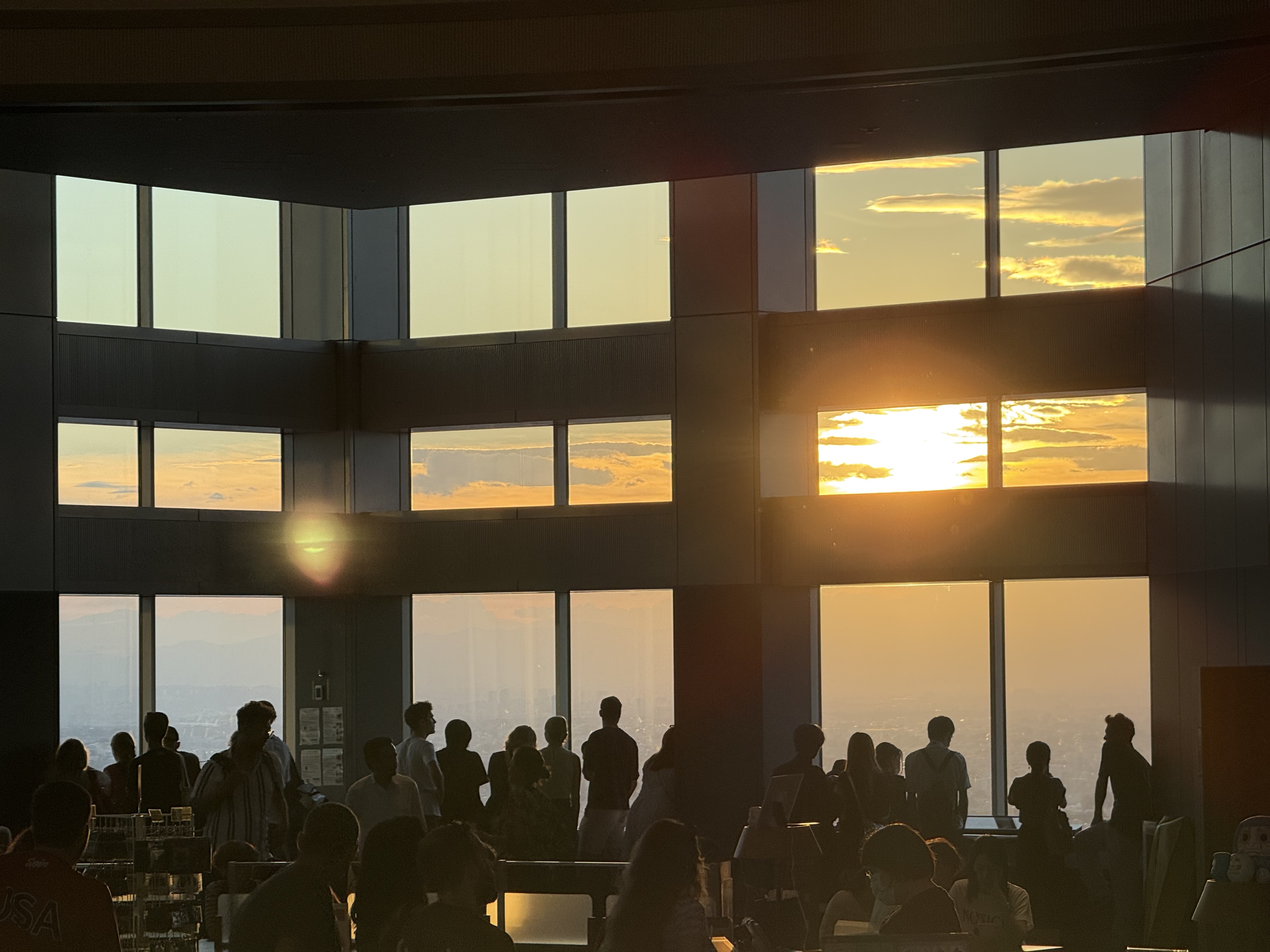 iPhone 16 Pro／15.56mm／120mm相当／1/440秒／F2.8／ISO 50