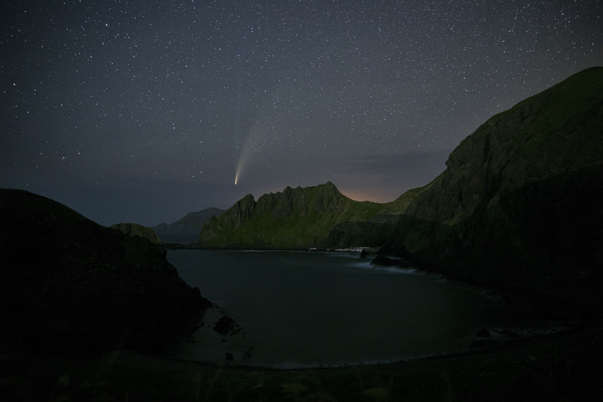 ネオワイズ彗星（撮影：館野二朗）