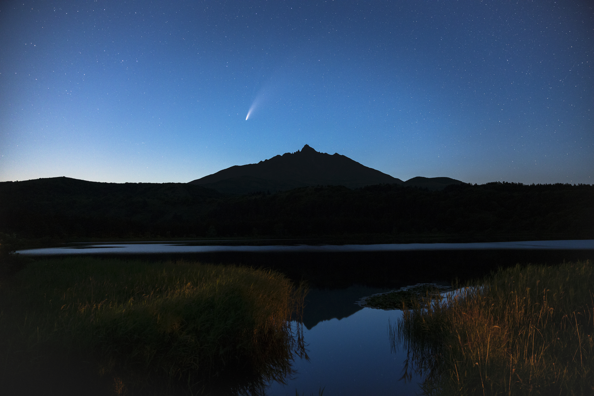 ネオワイズ彗星（撮影：館野二朗）