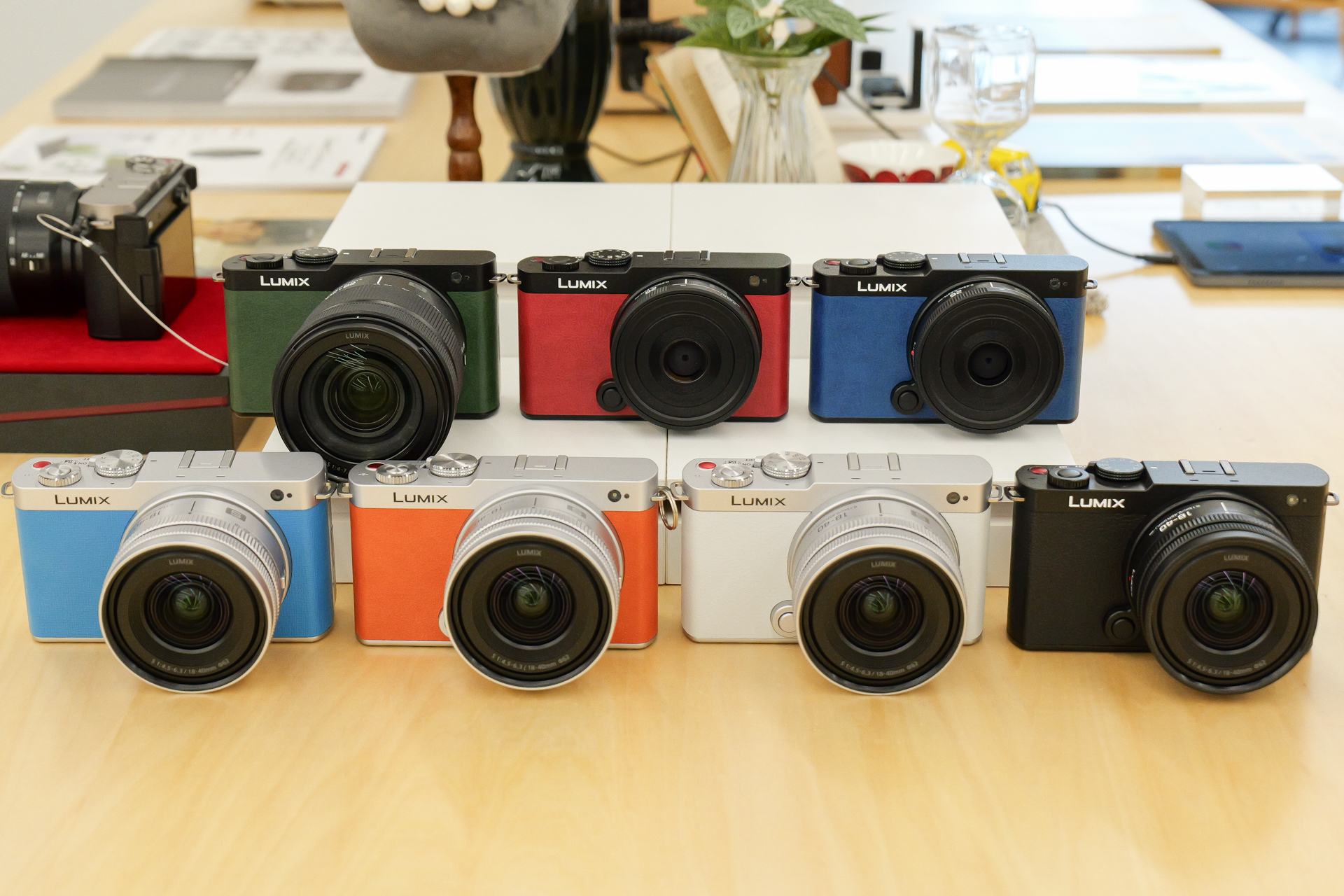 「エクステリア張り替えサービス」の7色を並べてみた