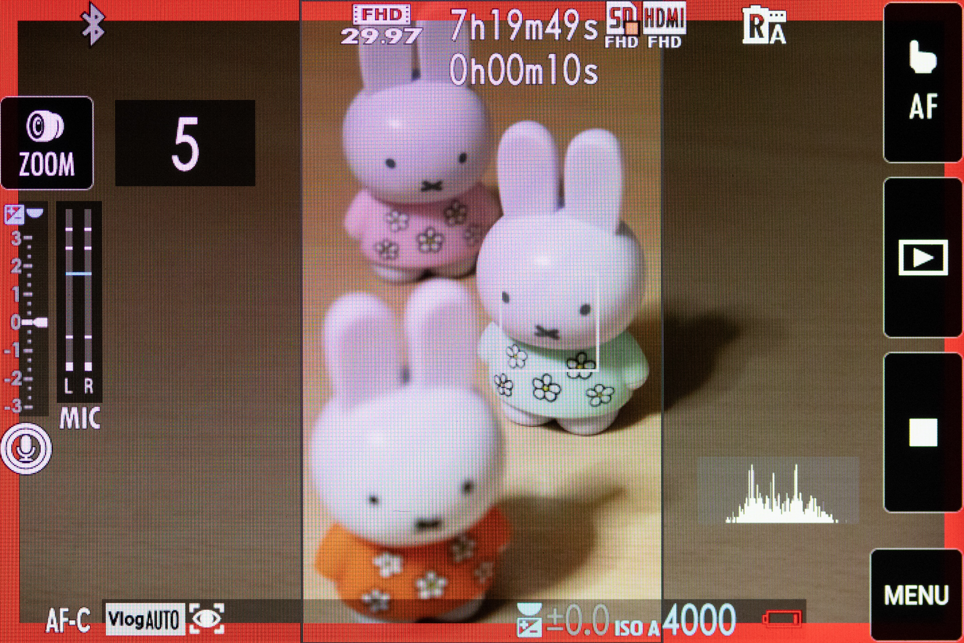 9:16ショート動画モードの撮影画面。縦位置に対応したマスクが出る。また左上にカウントダウンが表示される