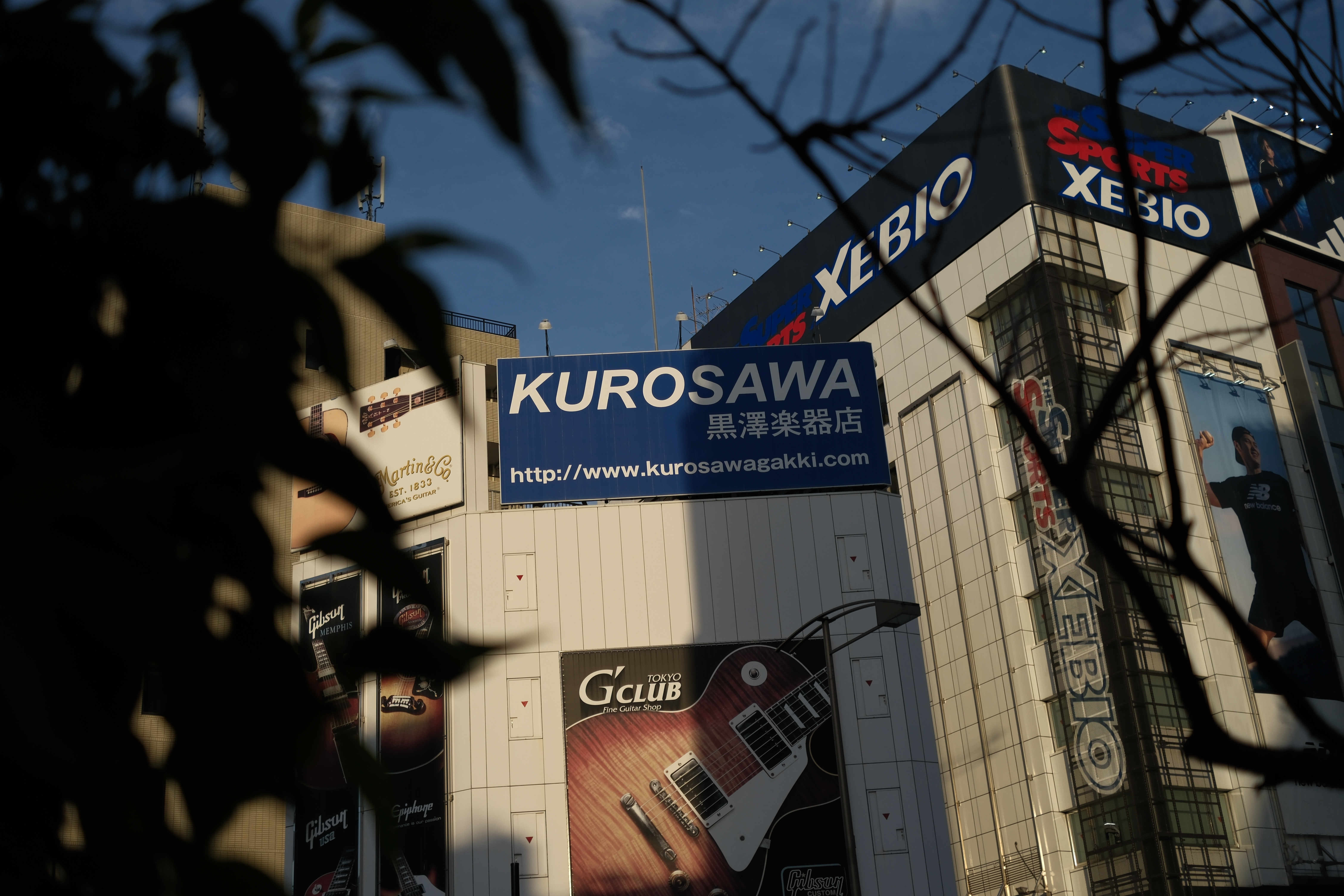 最新のフィルムシミュレーションであるREALA ACE。誇張無く落ち着いた雰囲気だ<br><span class="fnt-85">X-M5／XF27mmF2.8 R WR／27mm（41mm相当）／マニュアル露出（1/4,000秒、F2.8）／ISO 160／WB：オート／フィルムシミュレーション：REALA ACE</span>