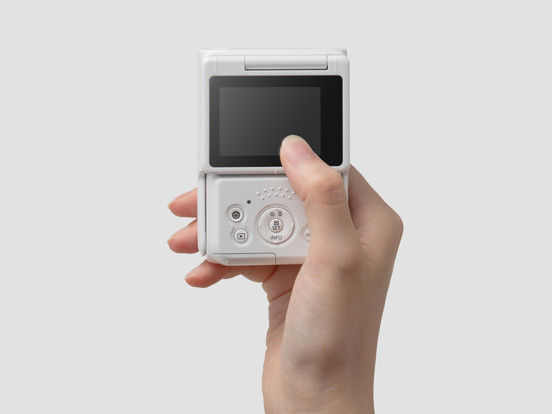 キヤノンのVlogカメラ「PowerShot V10」にホワイトモデルが登場