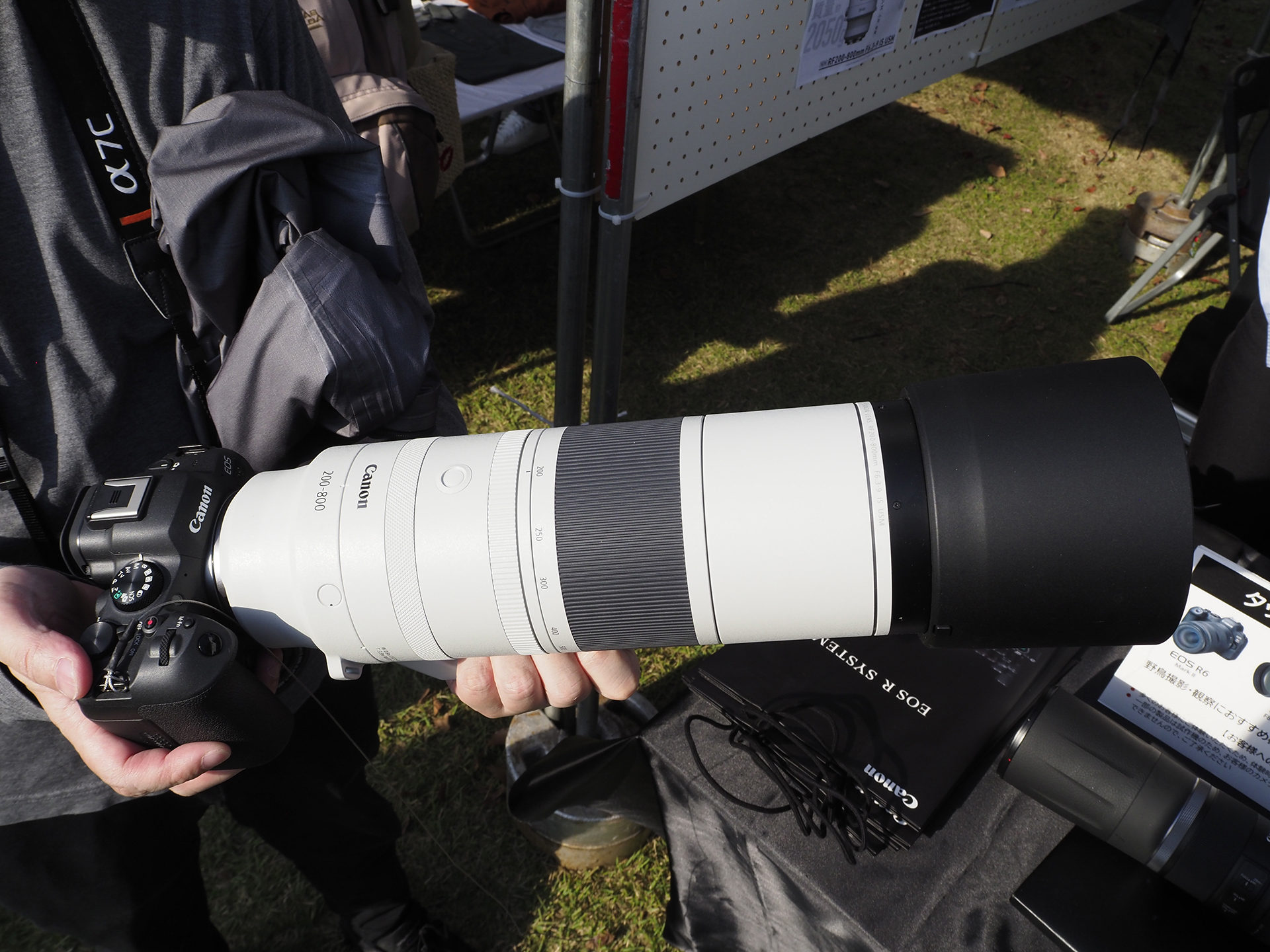 野鳥ファンが特に注目していたキヤノンの「RF200-800mm F6.3-9 IS USM」（ジャパンバードフェスティバル2023より）