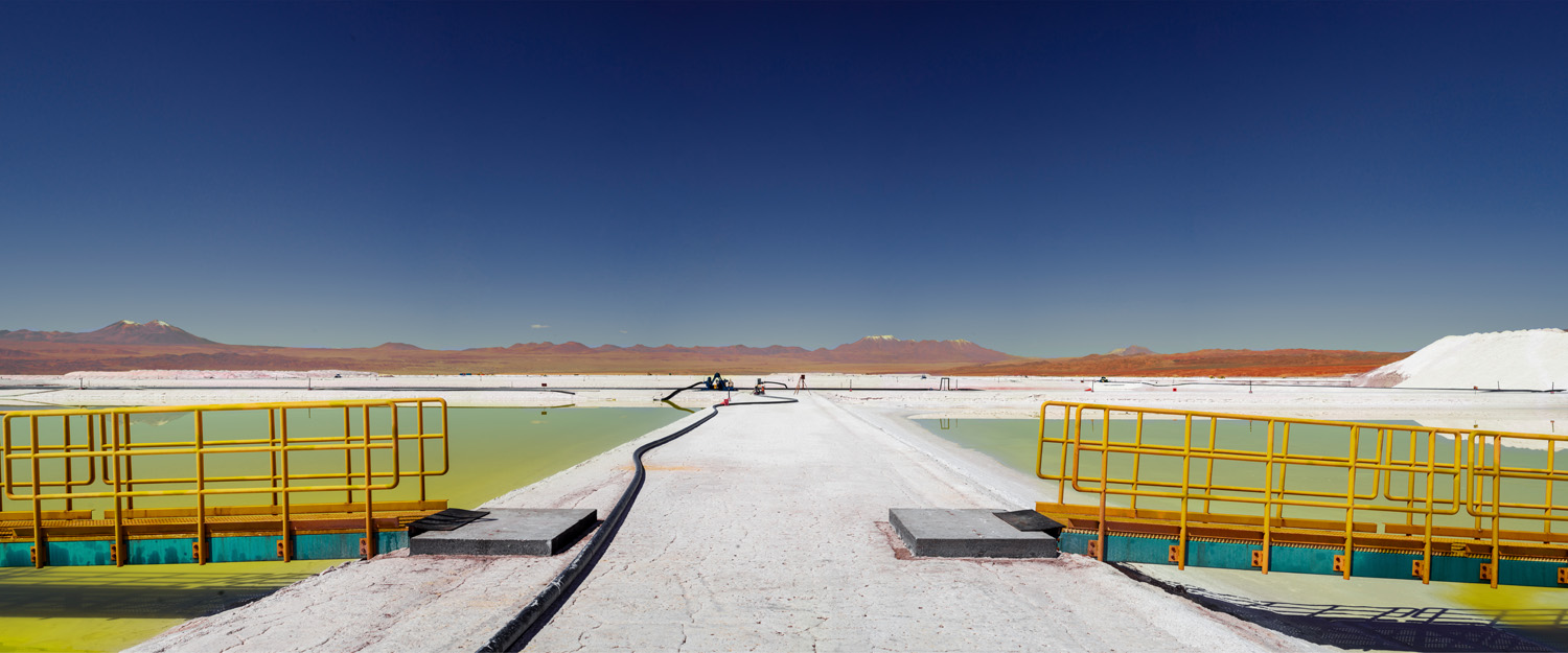 Davide Monteleone<br>Aerial view of lithium evaporation ponds, Albemarle Facility, Chile 2023<br>from the series Critical Minerals – Geography of Energy<br>© Davide Monteleone/LOBA 2024