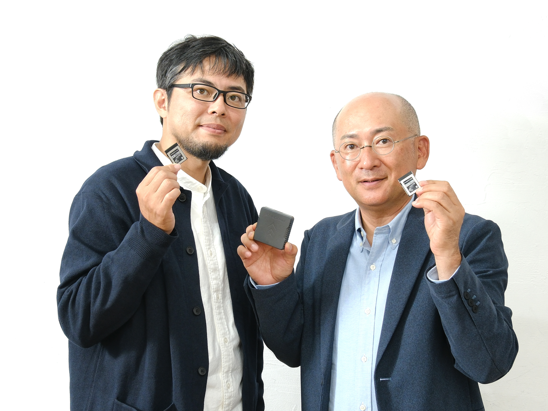 左からフォトグラファーの中原一雄さん、ProGrade Digital Inc.日本代表の大木和彦さん