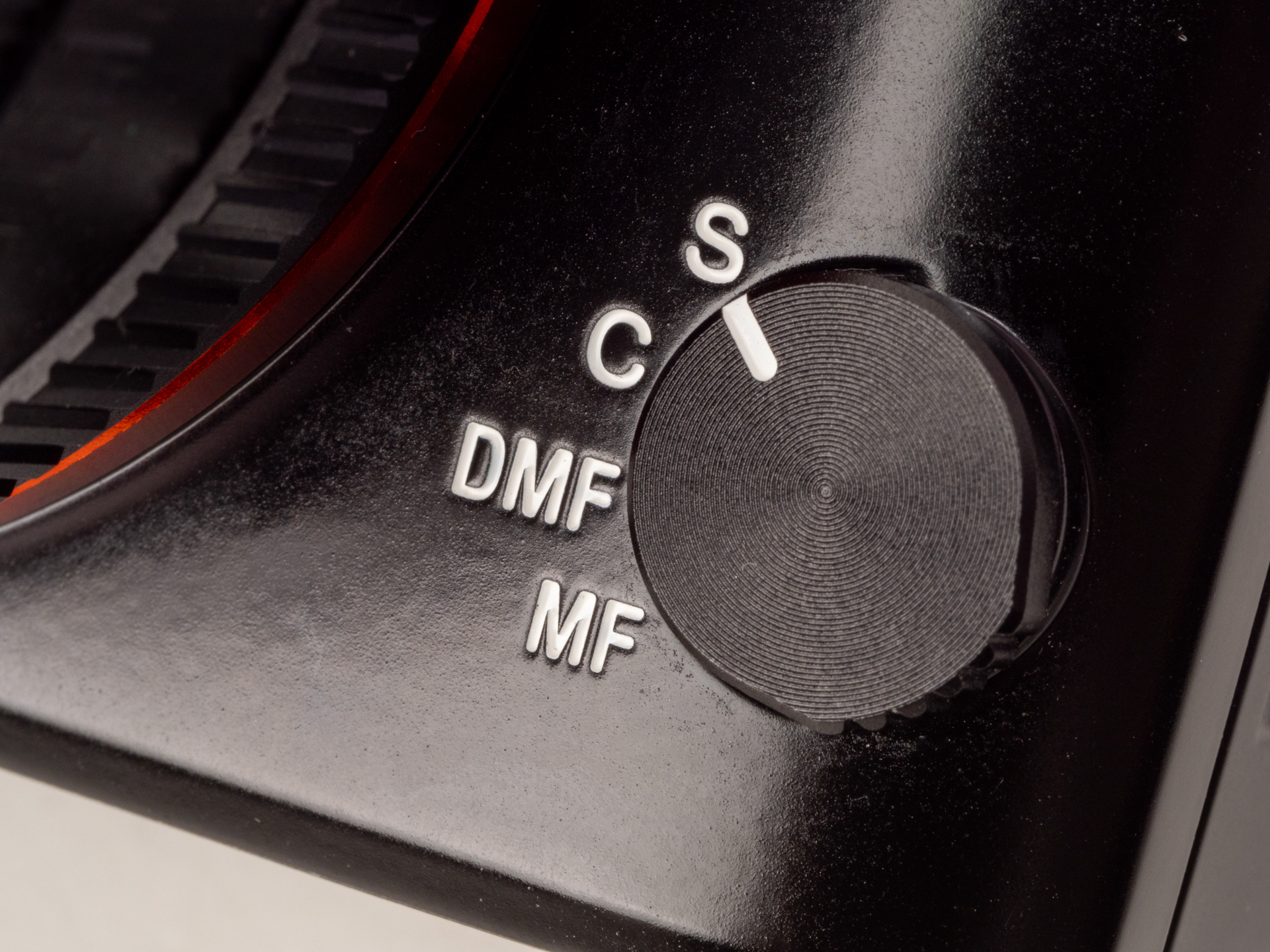 RX1とRX1RはコンティニュアスAFできなかったと聞きましたが、本機では設定できます。でも誰も使わないんじゃないですか。知らんけど。