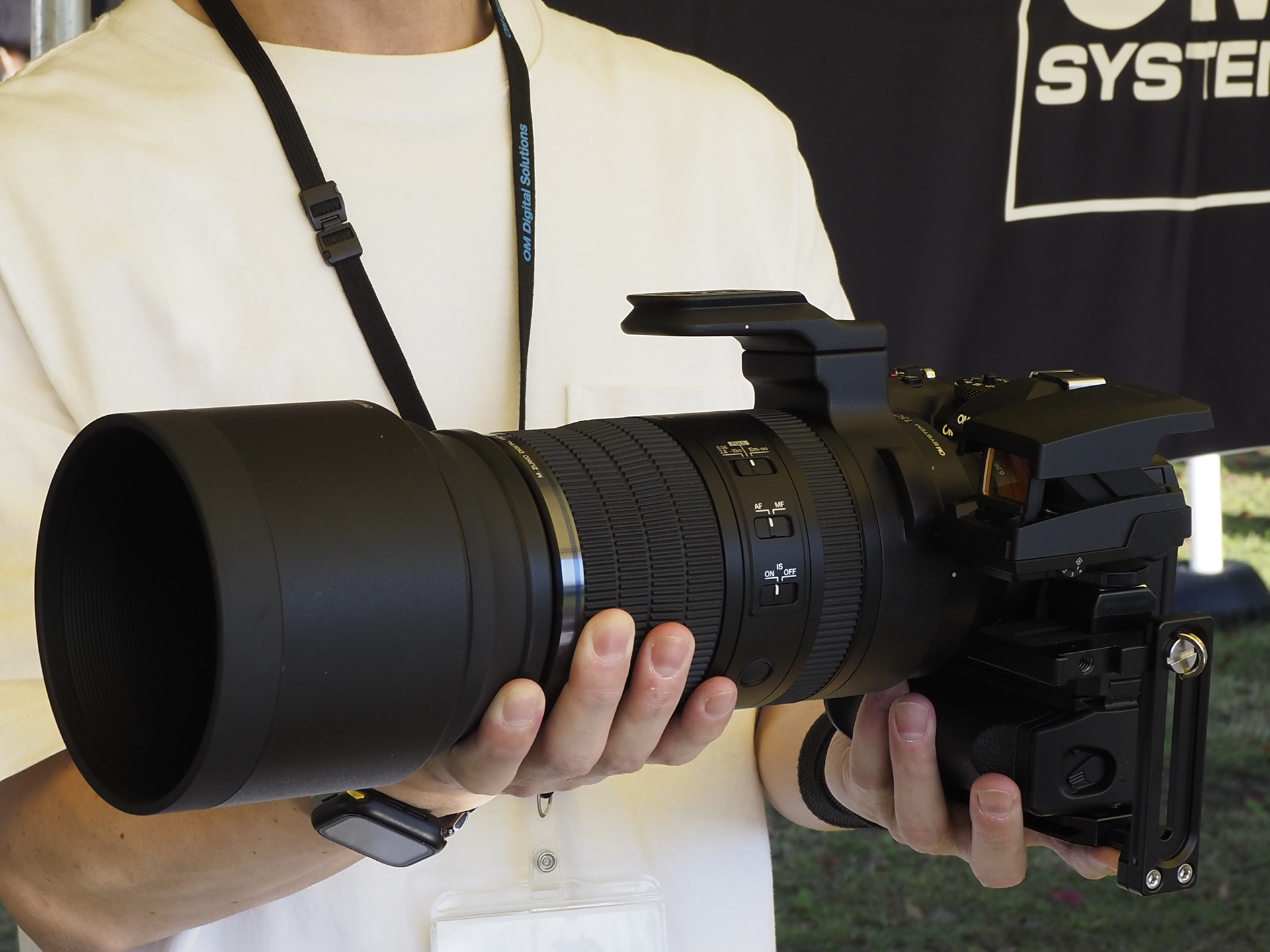 野鳥に最適だという「OM-1 Mark II」と「M.ZUIKO DIGITAL ED 150-600mm F5.0-6.3 IS」、ドットサイト照準器「EE-1」の組み合わせ