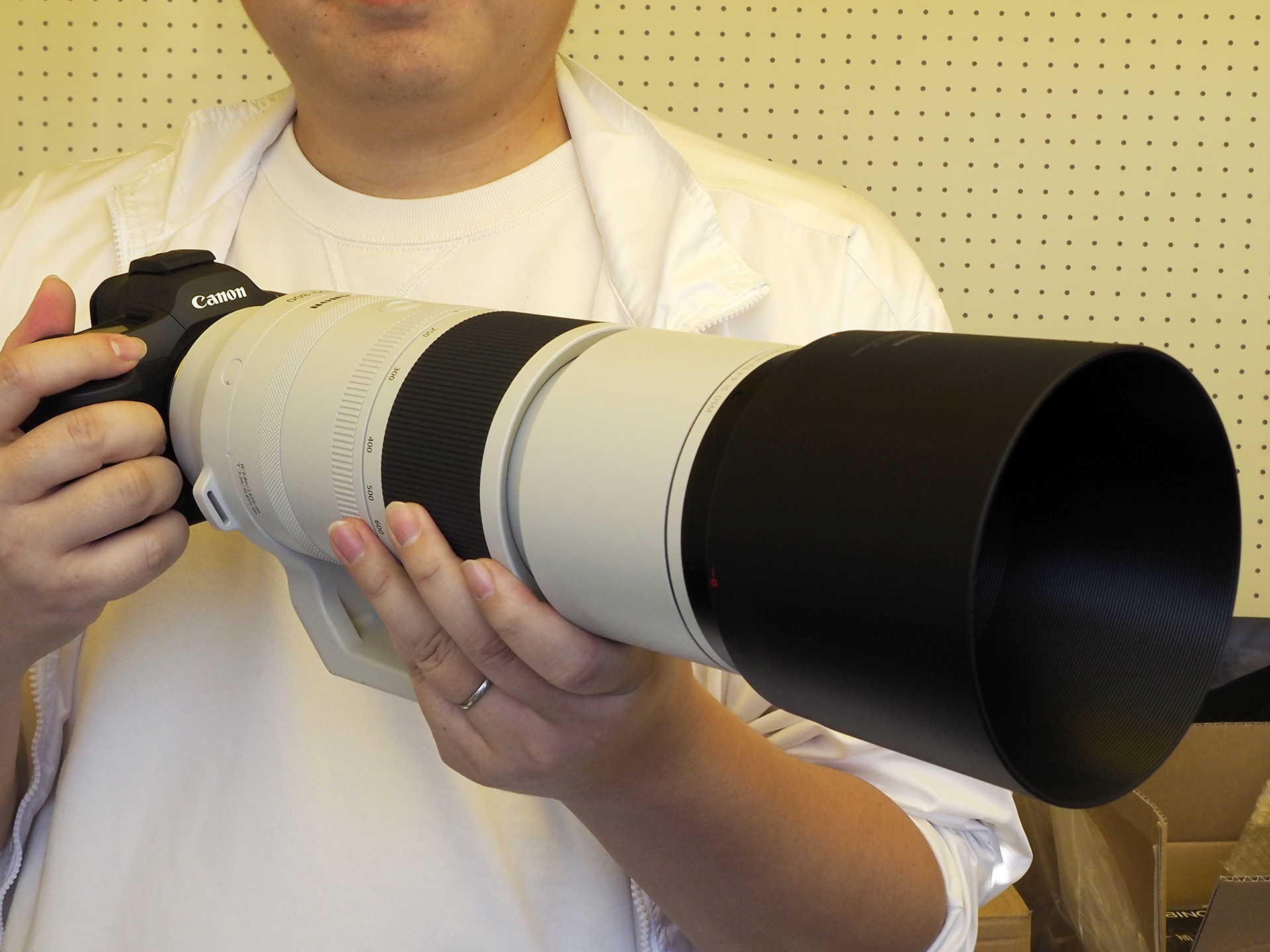 「EOS R5 Mark II」と「RF200-800mm F6.3-9 IS USM」の組み合わせも野鳥撮影にオススメだという