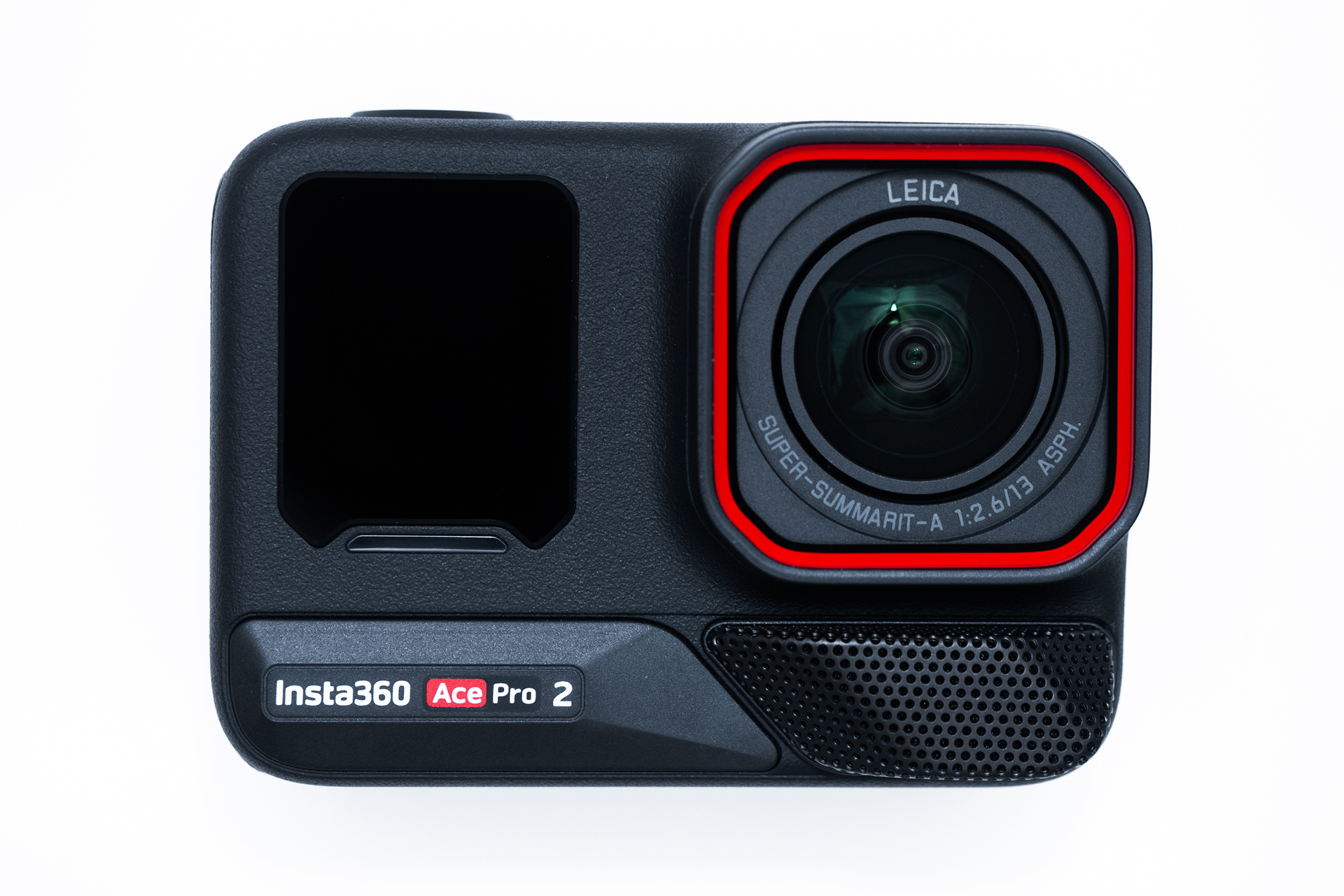 アクションカメラでは最高解像度となる8K30Pに対応。イメージセンサーが1/1.3インチと大きく、低照度下の撮影にも強い。発色のよさも特徴のひとつで高精細な映像が撮れる