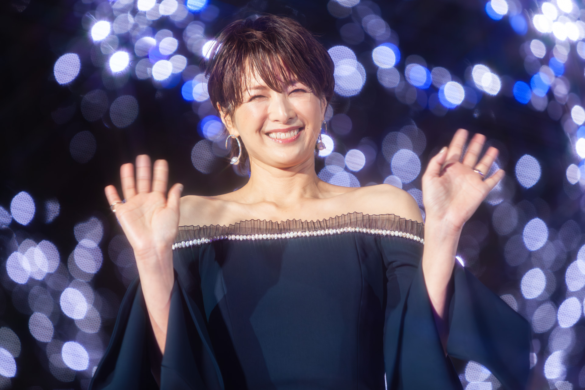 「皆様にとって素敵なクリスマスになりますように。聖なる夜に六本木ヒルズにいらしてください！」と吉瀬美智子さん