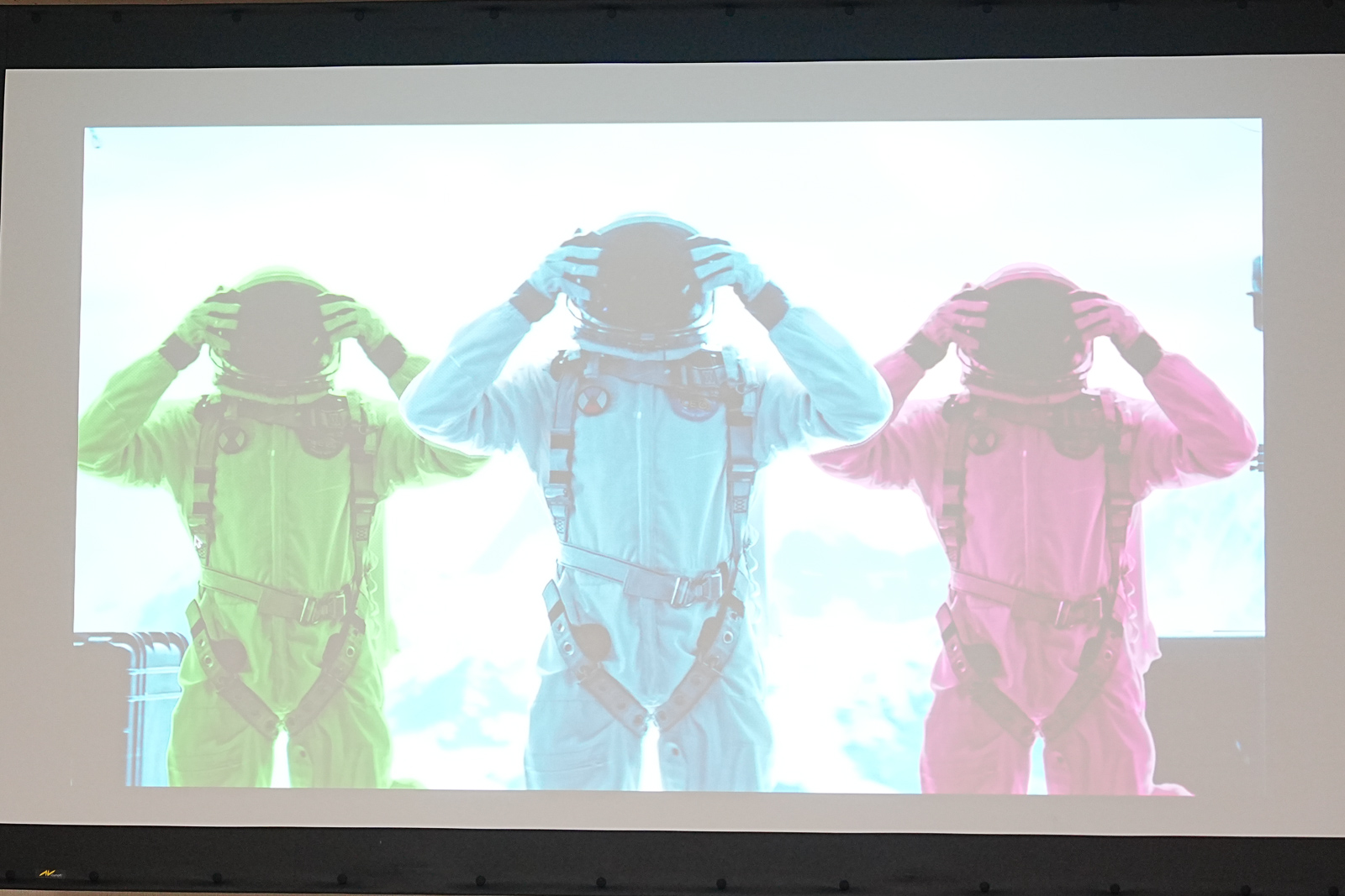 それをコピーするなどして、合成映像も作り上げられる