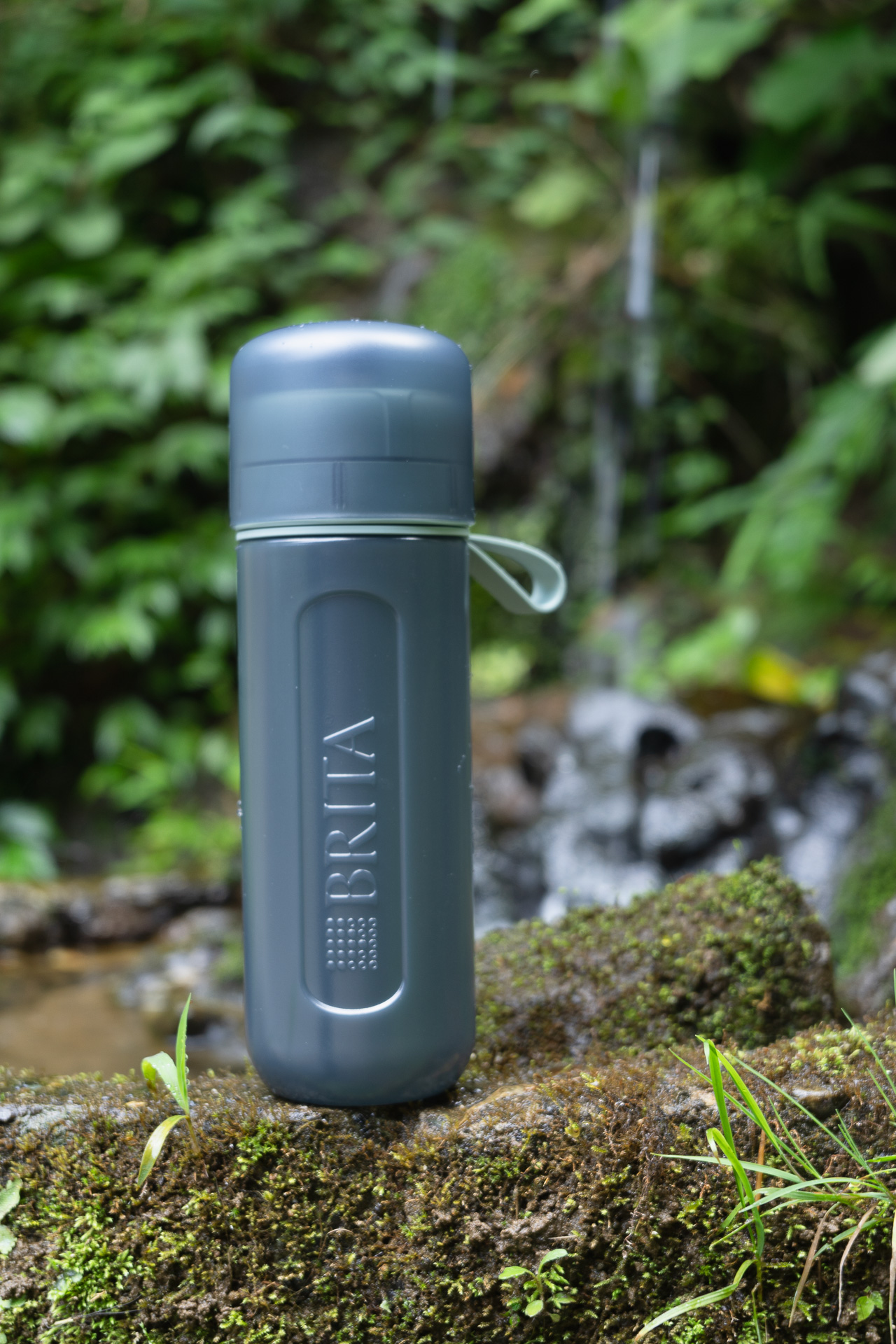 家庭用浄水器の定番、BRITAをアウトドアで手軽に使えます。水の味は変わらず、不純物をこし取れますね。