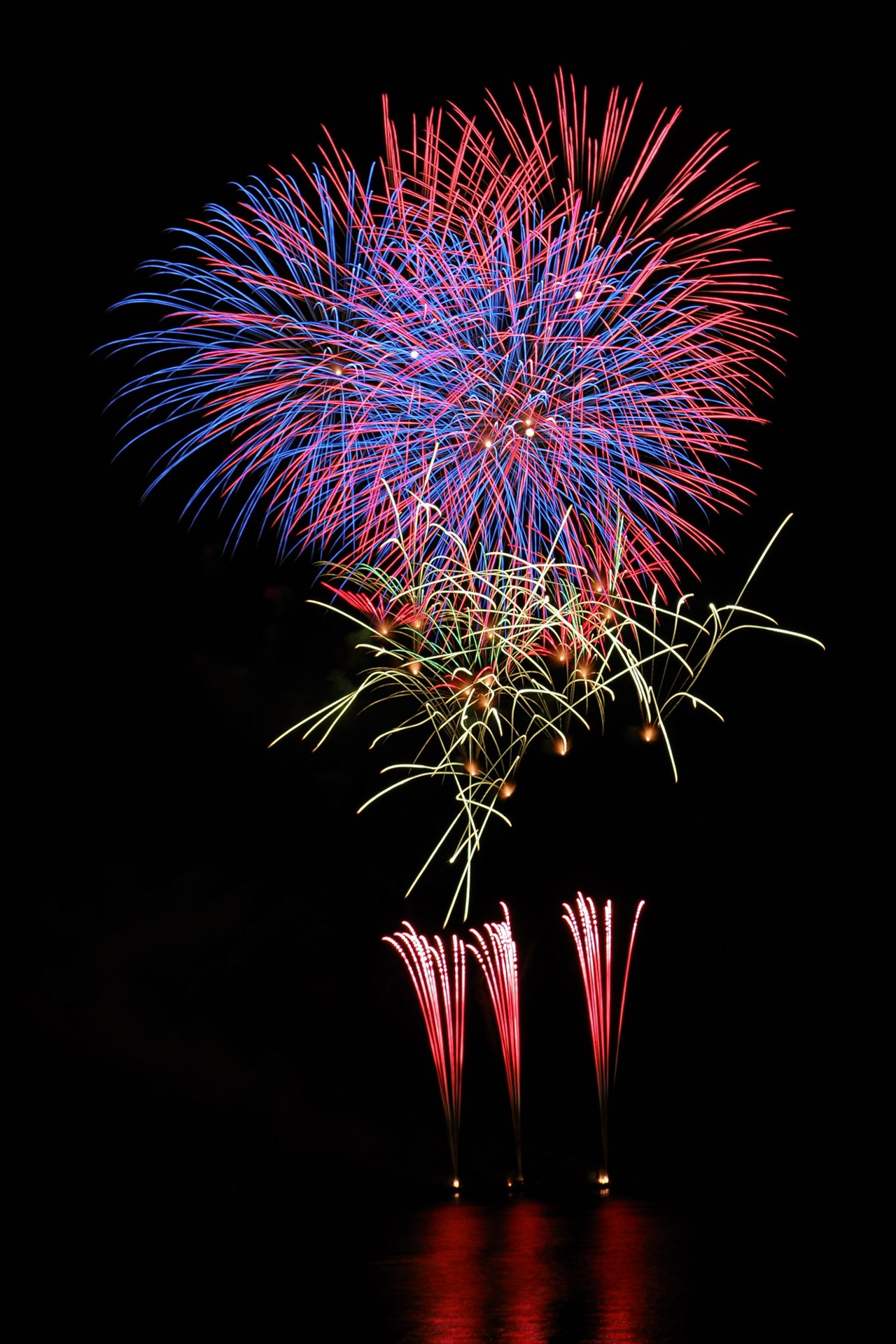 OM SYSTEM OM-1 Mark II／OLYMPUS M.8-25mm F4.0／ライブコンポジット（F8、1/2秒、ISO 200）NDフィルター使用　撮影：近井