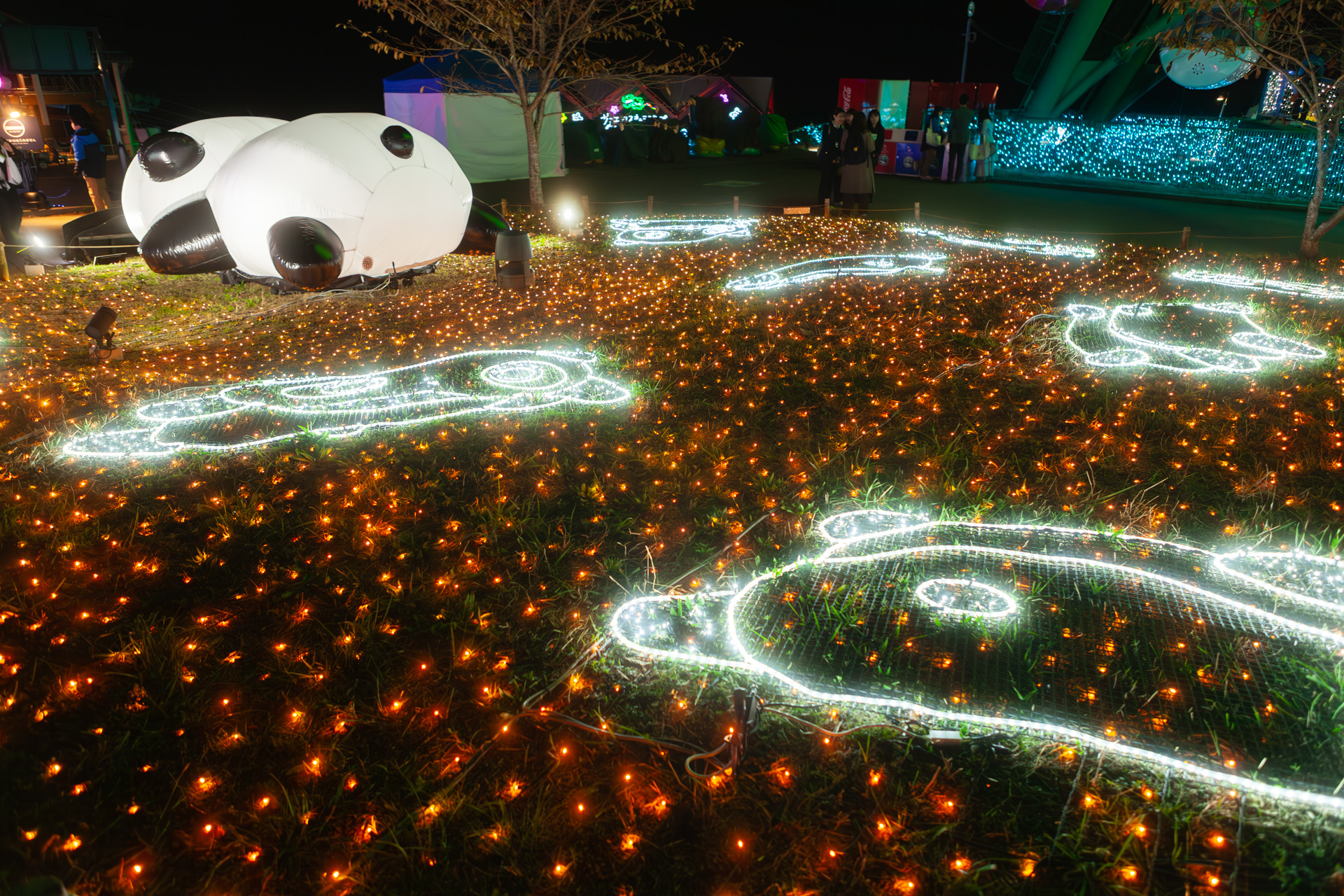 後方にもたれぱんだが沢山