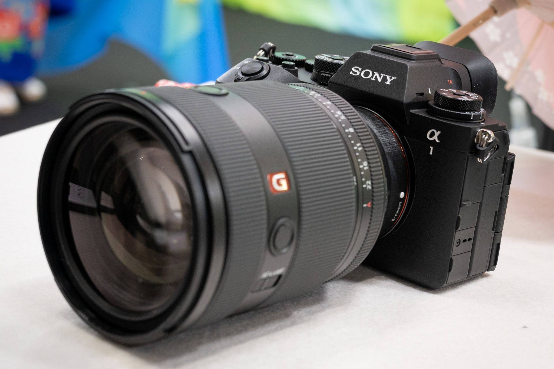 FE 28-70mm F2 GMを装着したα1 II