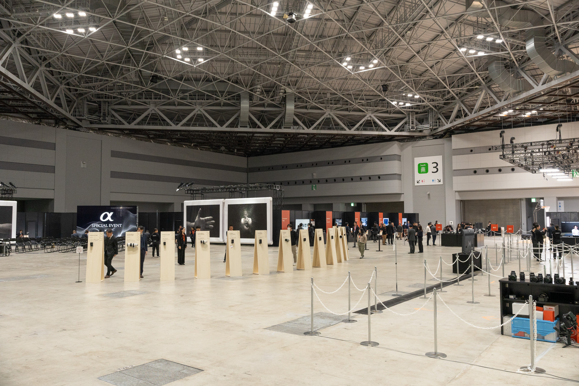 カメラの体験会としては大きめの会場となっていた