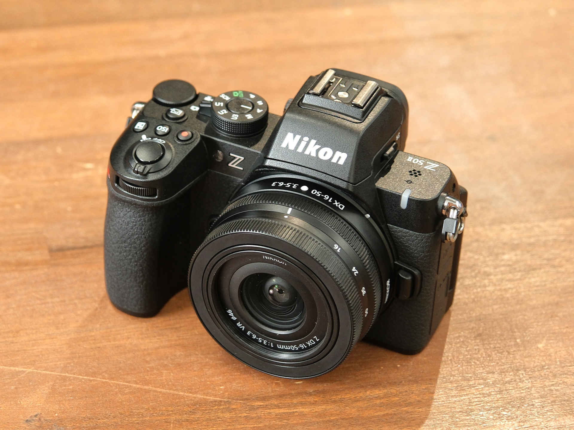 Z50II。装着レンズはNIKKOR Z DX 16-50mm f/3.5-6.3 VR