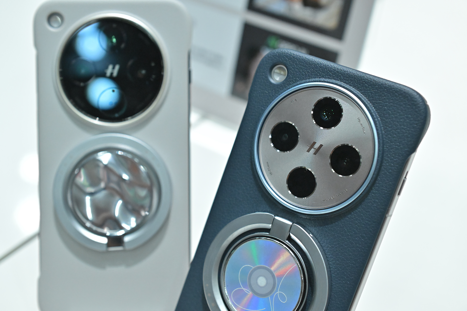 同日発表の本体ケースとマグネットリングを取り付けたイメージ