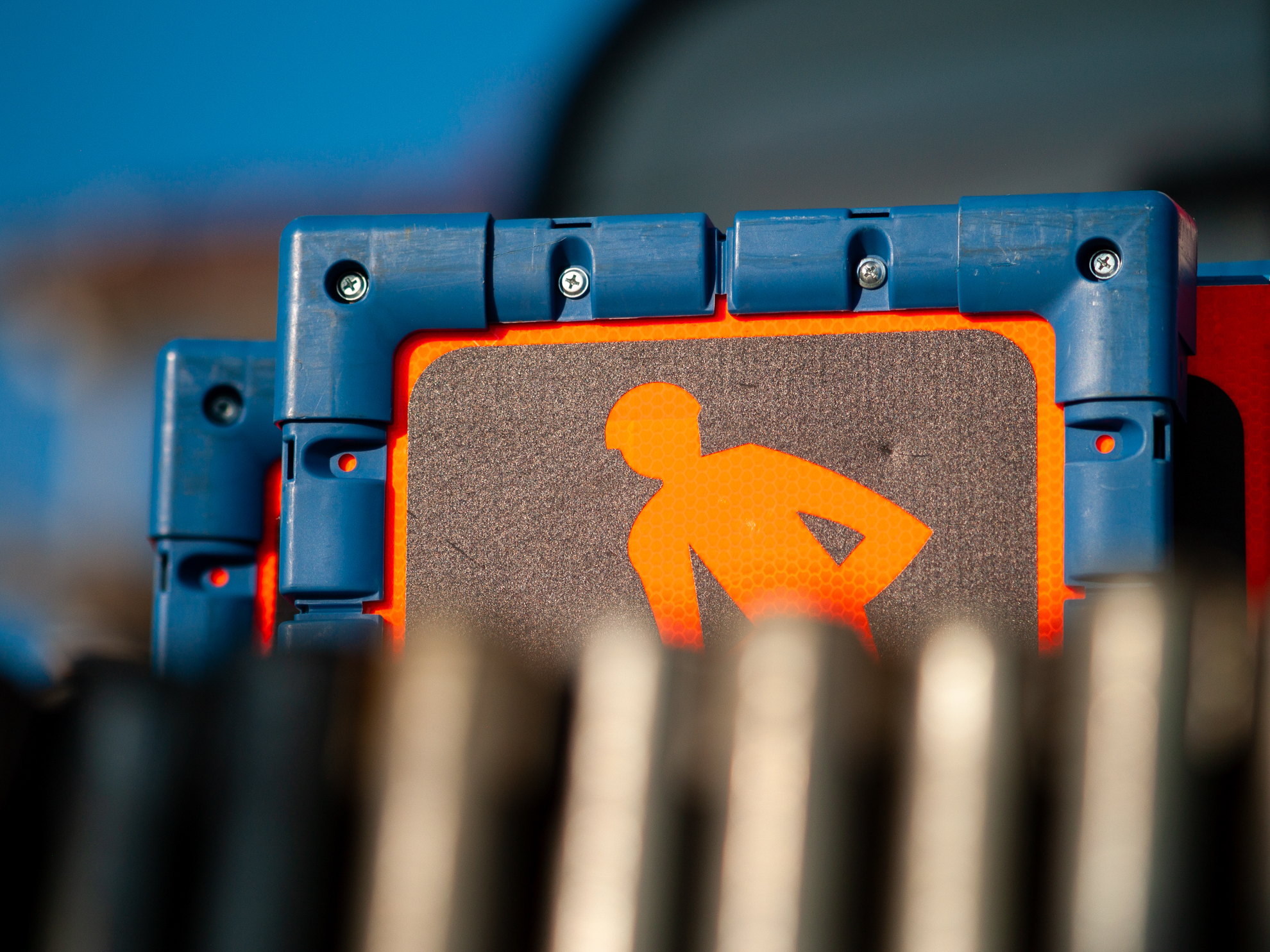 大口径の中望遠ズームです。全域開放Fナンバー2は素晴らしいけど、35mm判の同画角のレンズとの被写界深度の差は絞りにして2段の差がありますからF4で撮影したと同じことになります。秀逸な性能ですが使いこなしは難しい。<br><span class="fnt-85">オリンパス E-400／ZUIKO DIGITAL ED 35-100mm F2.0／100mm（200mm相当）／絞り優先AE（1/4,000秒、F2.0、−0.3EV）／ISO 100</span>