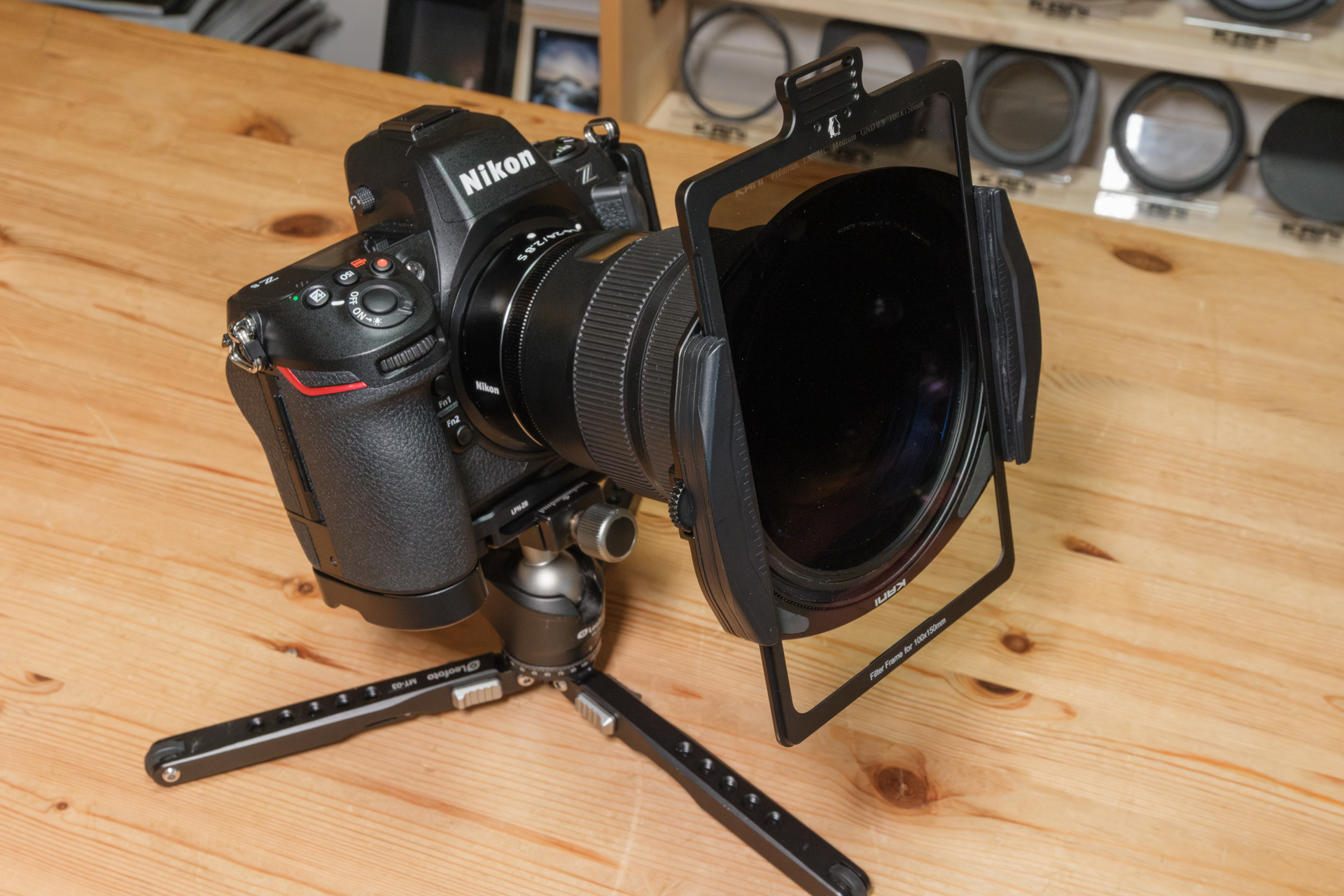 HT100 IVホルダーにPremium Medium GND 0.9 100×150mmフィルターを装着した状態