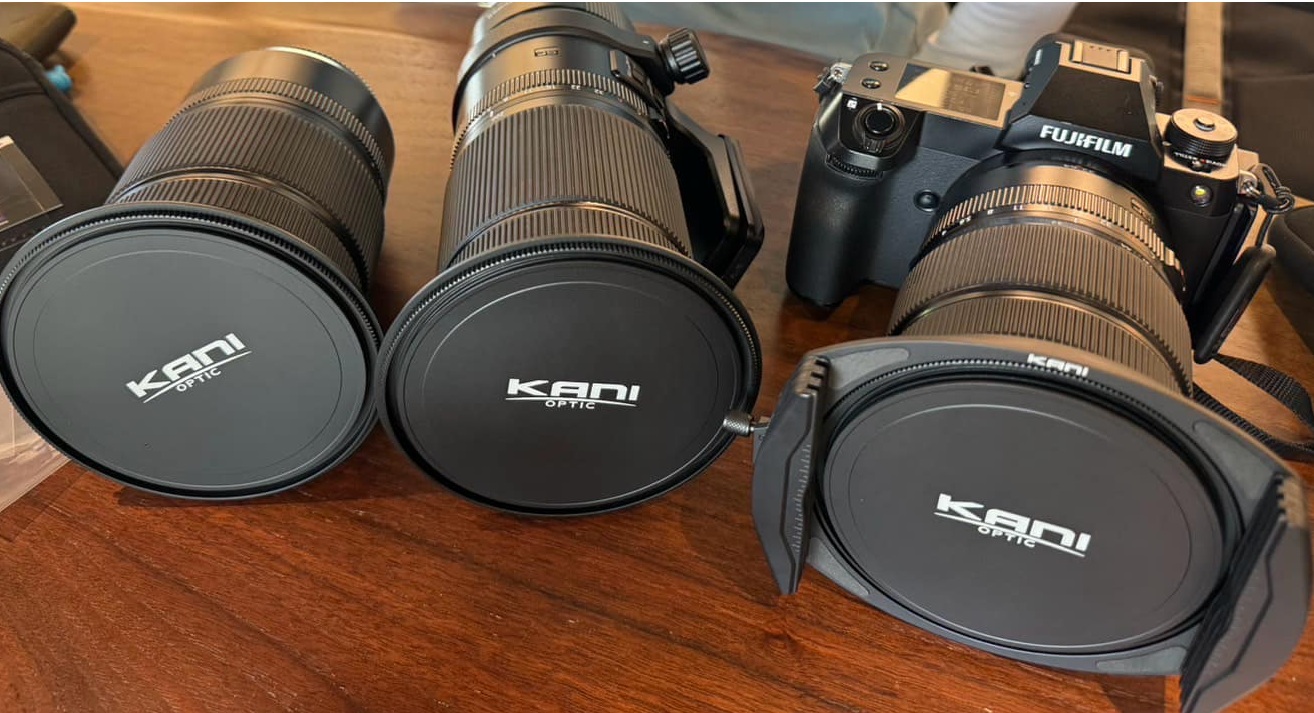 お持ちのレンズにマグネットレンズ側アダプター、キャップを取り付け、瞬時にフィルターワーク可能