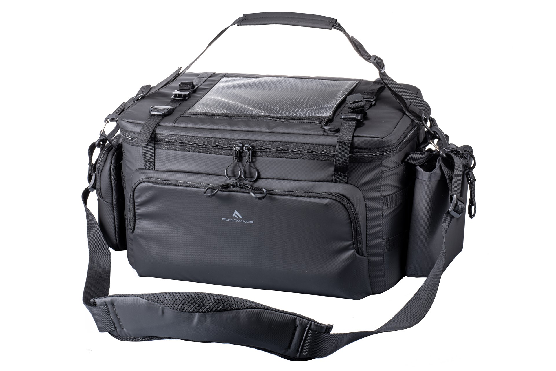 発売日：2024年11月29日<br>実勢価格：2万8,000円前後<br>　<br><b>●SPECIFICATION</b><br>外形寸法（W×H×D）：約570×270×310mm<br>カメラ収納部内形寸法（W×H×D）：約430×240×230mm<br>PC収納部参考収容寸法（W×H×D）：約400×240×20mm<br>容量：約26L<br>質量：約2,410g<br>付属品：中仕切り×10、底クッション、ショルダーベルト、ファスナーポーチ、ドローストリングポーチ、三脚固定ベルト×2、レインカバー