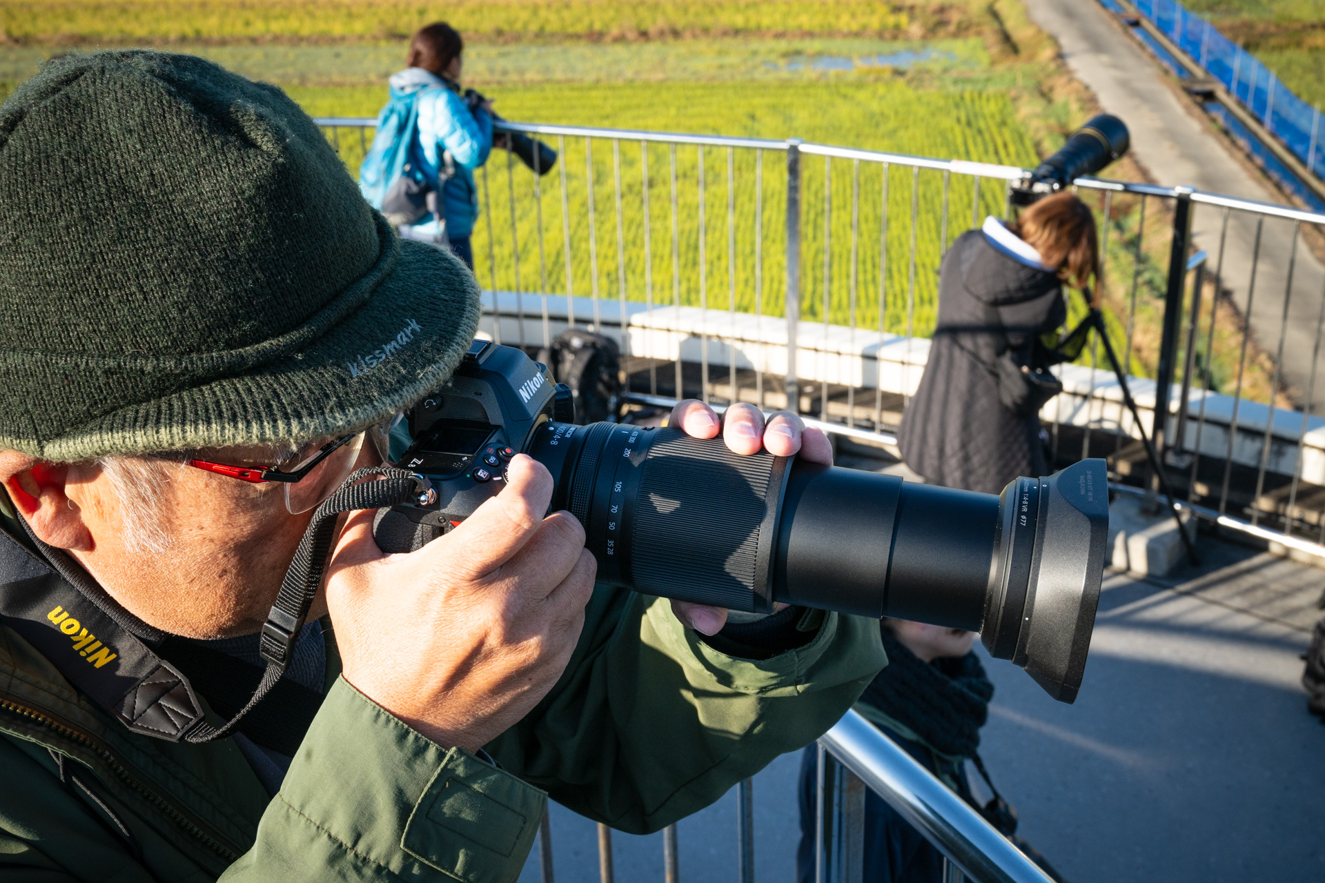 こちらは軽量で取り回しが良い「NIKKOR Z 28-400mm f/4-8 VR」