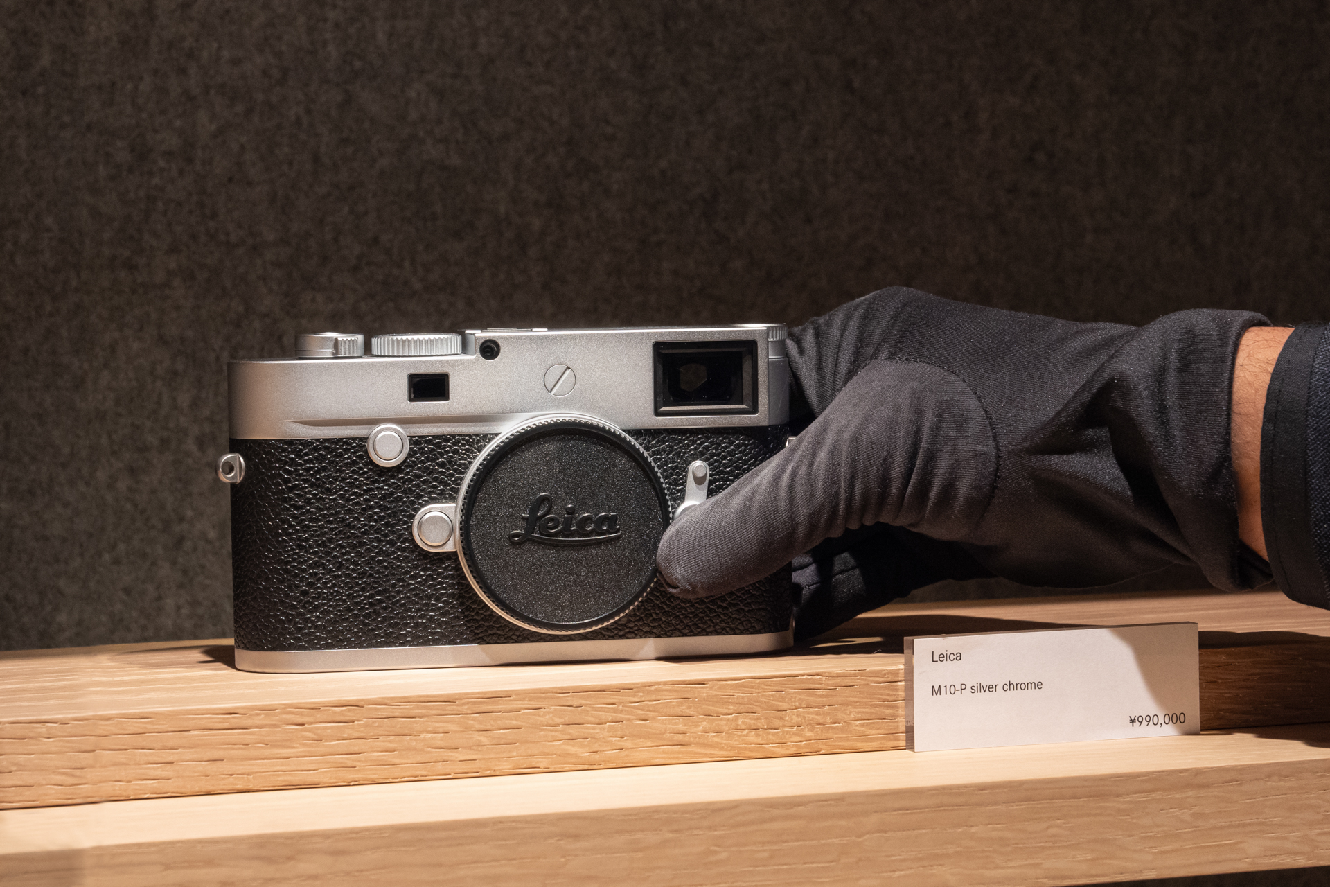 2017年発売のライカM10シリーズは今でも人気という。写真のライカM10-Pは2018年発売で、ここからシャッター音がソフトで静かになり、背面モニターもタッチパネル式に