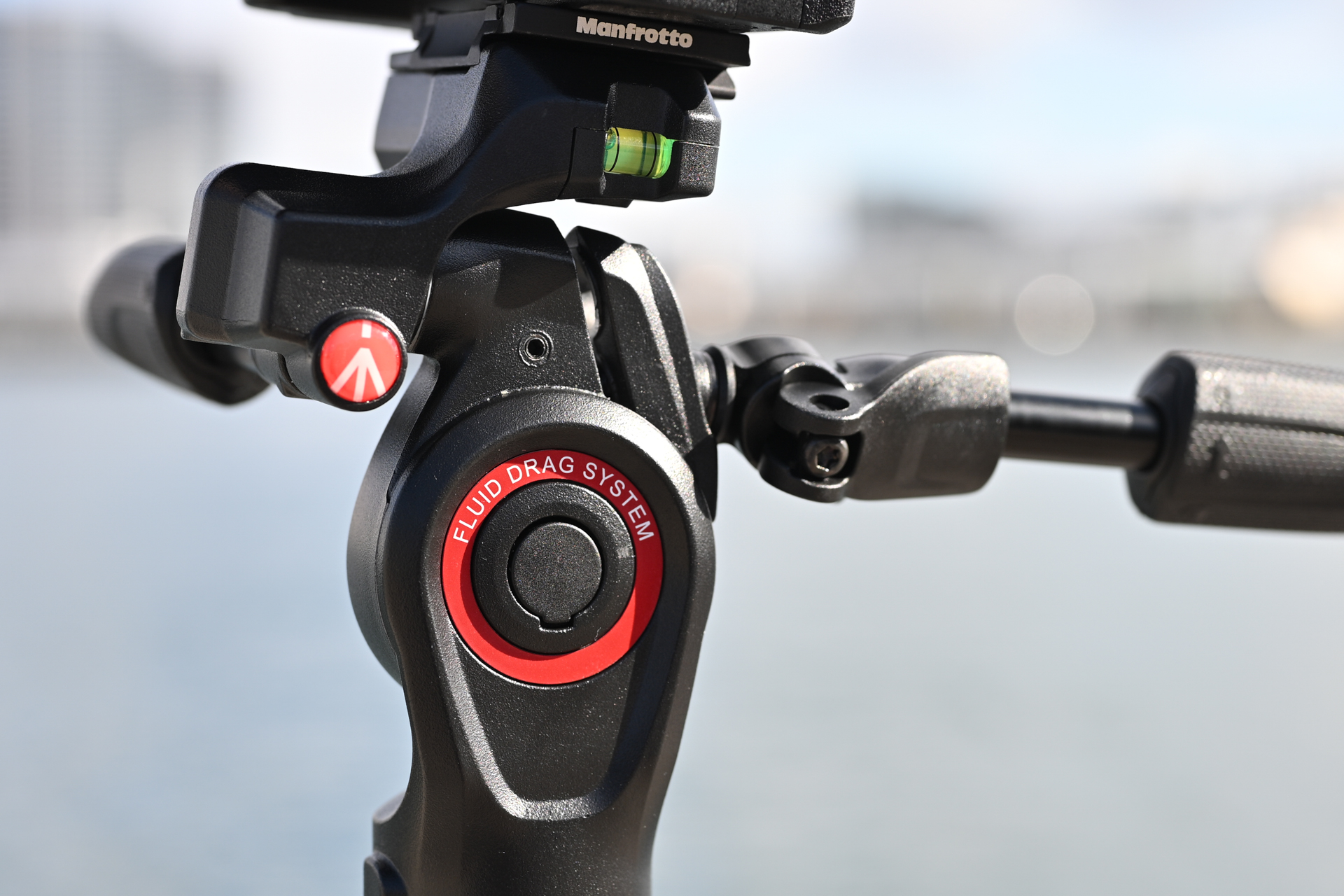 「この雲台がよくできている」と高評価のbefree 3ウェイライブ雲台 MH01HY-3W。静止画・動画を1台でこなす