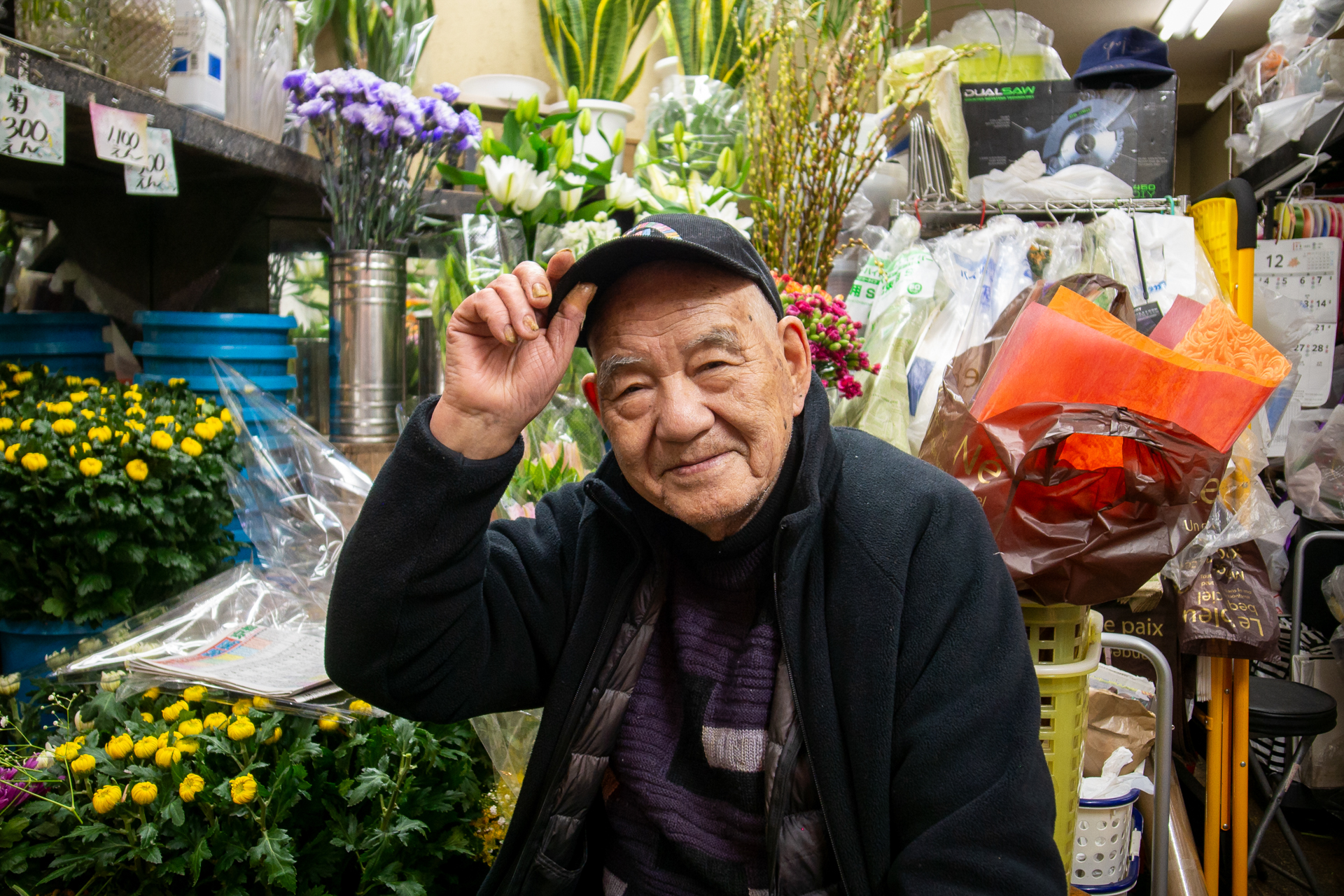 室内なので見た目よりも暗く、感度を上げなくてはと思いつつ、ISO 100で撮影してしまい。手ブレ補正の効果は出ているようですが、もうちょい背景がボケてもいいよなあ。<br><span class="fnt-85">GR DIGITAL IV／6mm（28mm相当）／プログラムAE（1/30秒、F1.9、−0.7EV）／ISO 100</span>