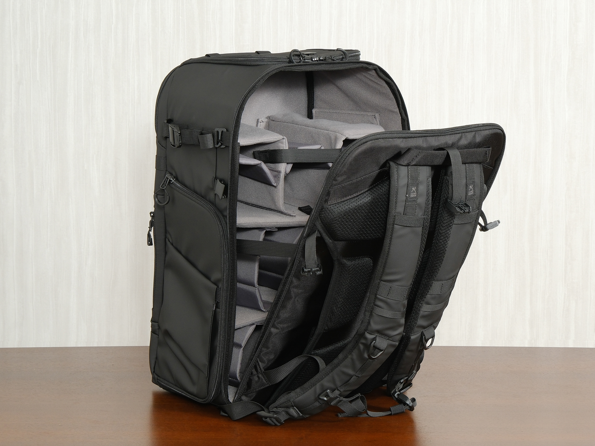 リアゲートということで背中側が開く