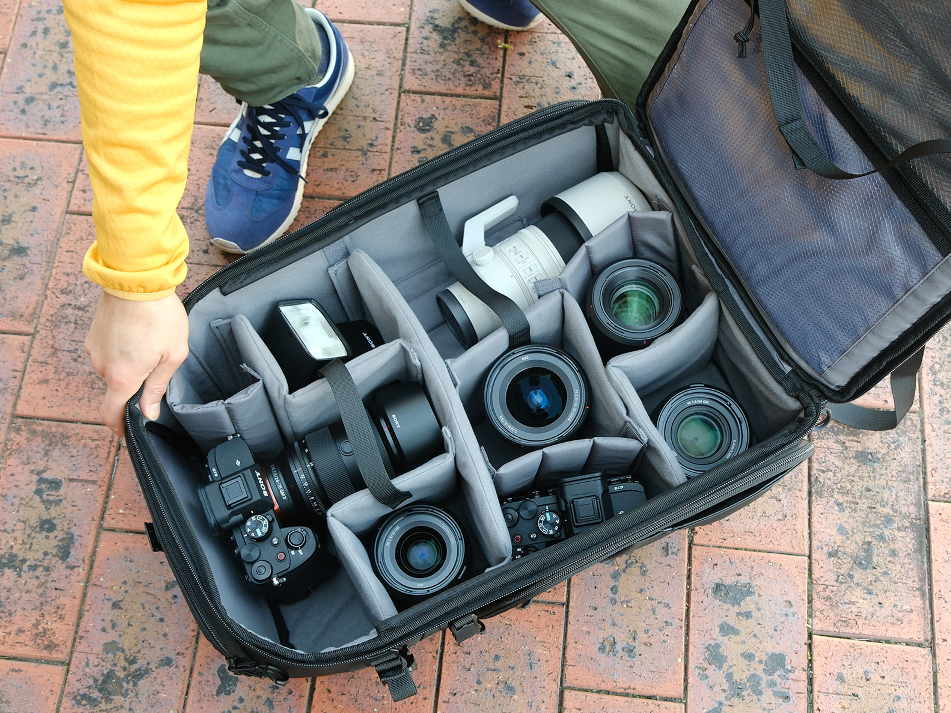 収納例。入っている機材はフェイスゲートバックパックと同じ