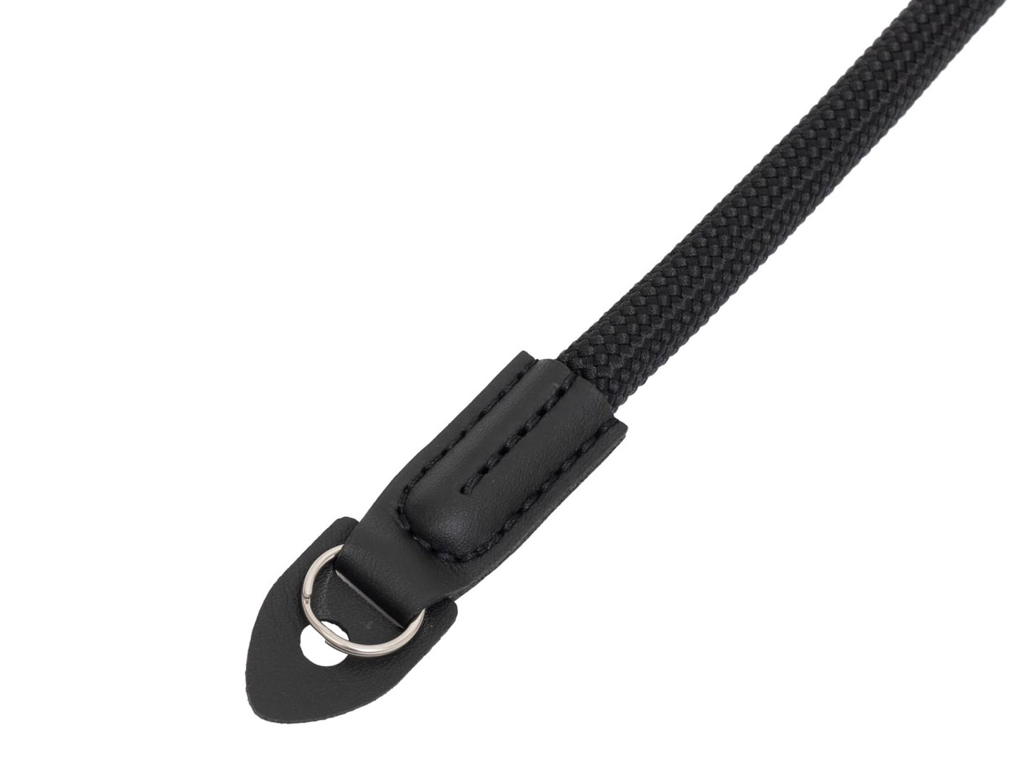 カバーにはマイクロファイバーレザーを採用