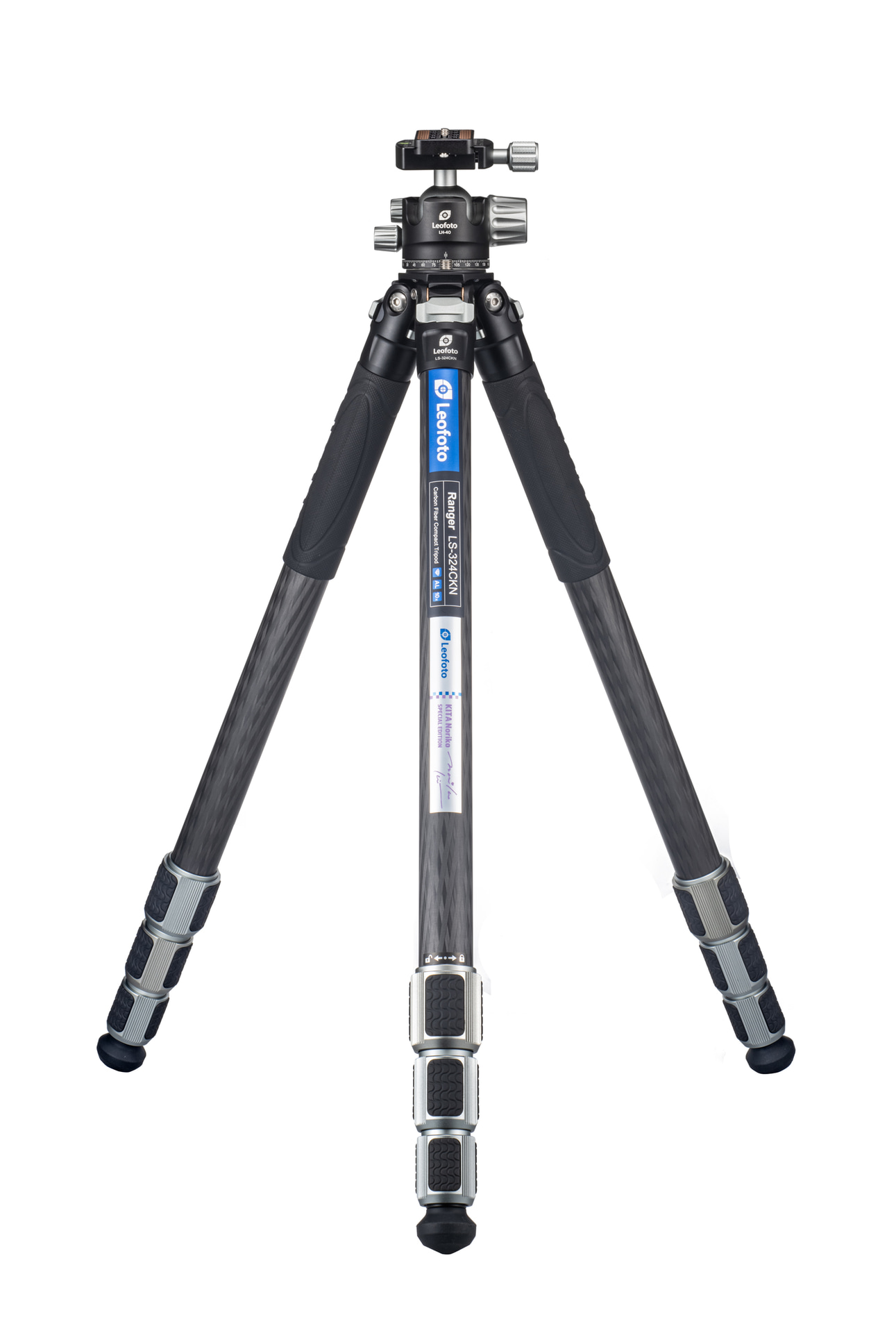 <span class="fnt-110"><b>LS-324CKN+LH-40</b></span><br>価格：10万5,600円（税込）／伸長：1,812mm／最低高：172mm／収納高：687mm／段数：4段／最大脚径：32mm／ベース径：52mm／耐荷重：15kg／質量：2,190g／付属品：雲台用シリコングリップ、専用メンテナンス工具、専用キャリーバッグ、スパイク石突