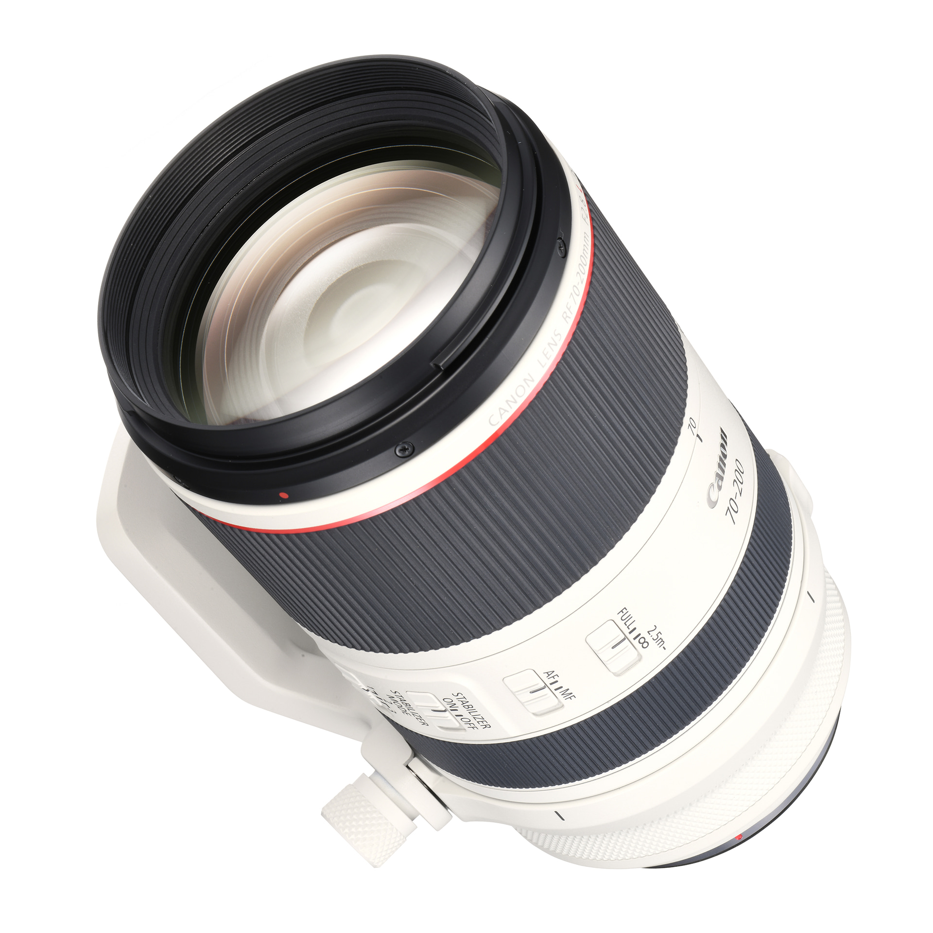<span class="fnt-110"><b>RF70-200mm F2.8 L IS USM</b></span><br>絞ると望遠らしいシャープで圧縮感のある風景が撮影可能。一方で開放絞りのボケをうまく利用することで、まったく異なるアプローチも狙えて、表現意欲を刺激する。小さく収納しやすいサイズも魅力
