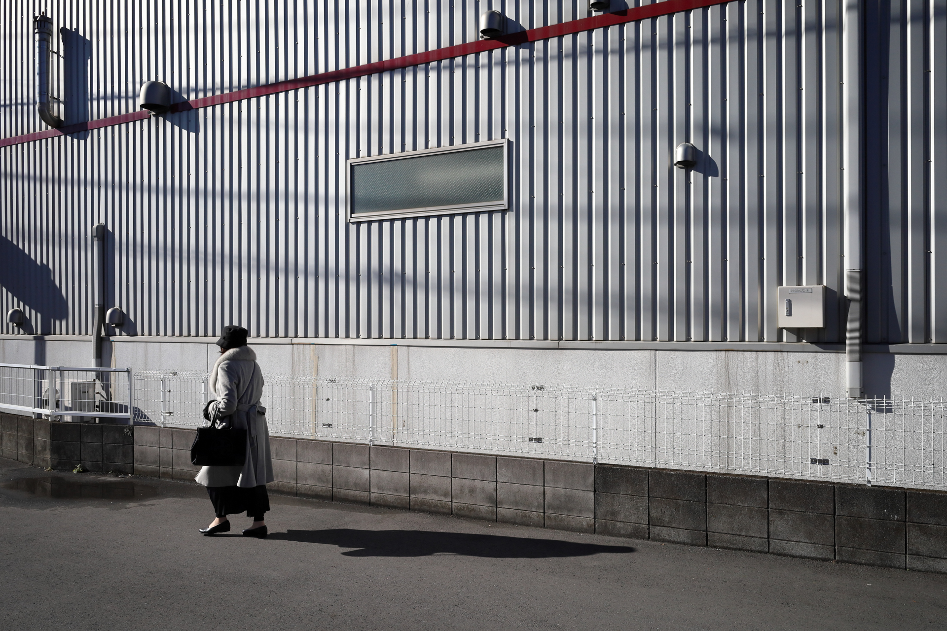 モノクロのようでいて、そのままのカラー再現です。半逆光ですが、トーンの再現性はとてもいいですね。<br><span class="fnt-85">キヤノン EOS RP／RF28mm F2.8 STM／28mm／プログラムAE（1/80秒、F18、−0.3EV）／ISO 100</span>