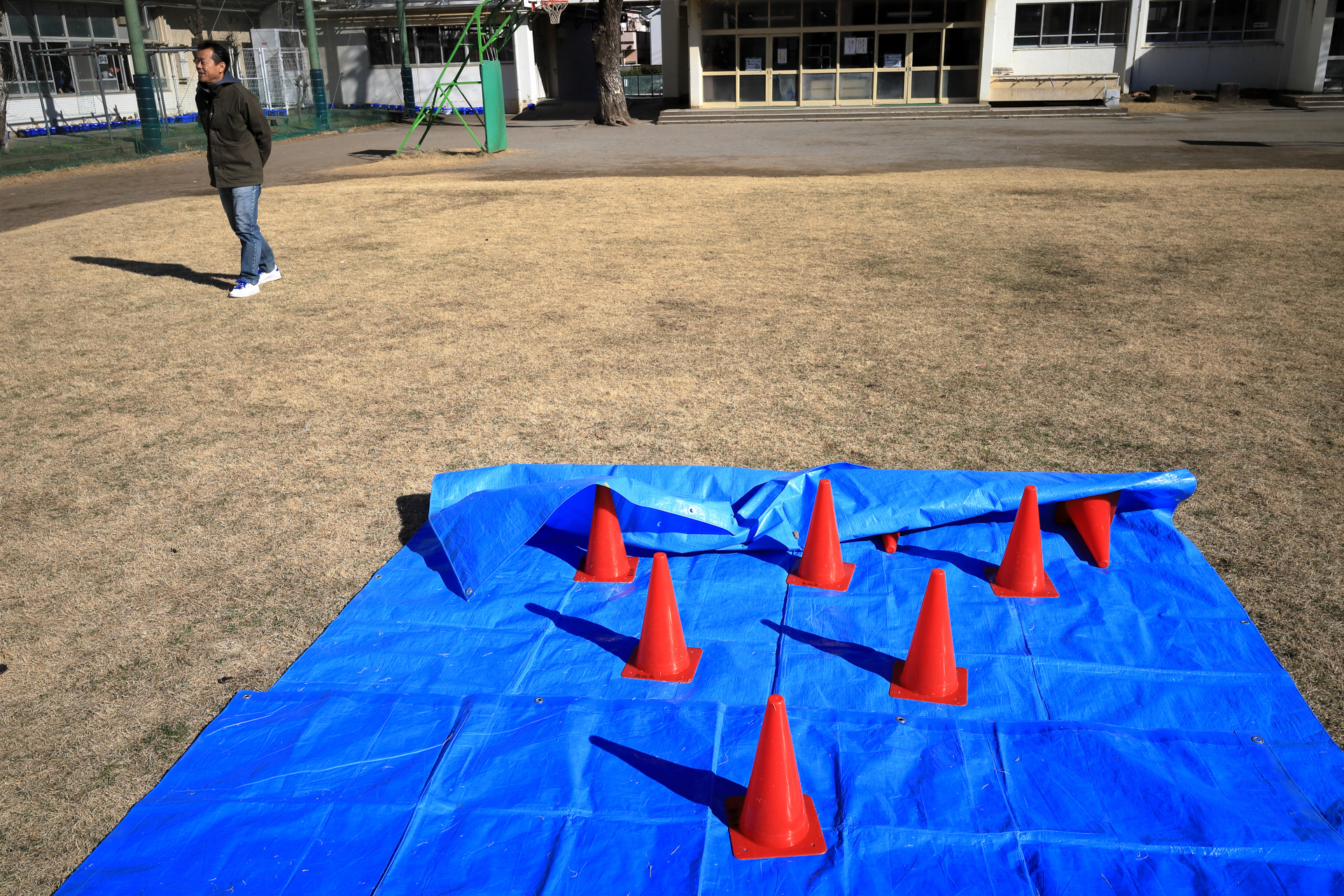 こうした条件でも歪まないですね。自分の目より現実をよくみている印象のレンズです。<br><span class="fnt-85">キヤノン EOS RP／RF28mm F2.8 STM／28mm／プログラムAE（1/1,250秒、F13、−0.7EV）／ISO 400</span>