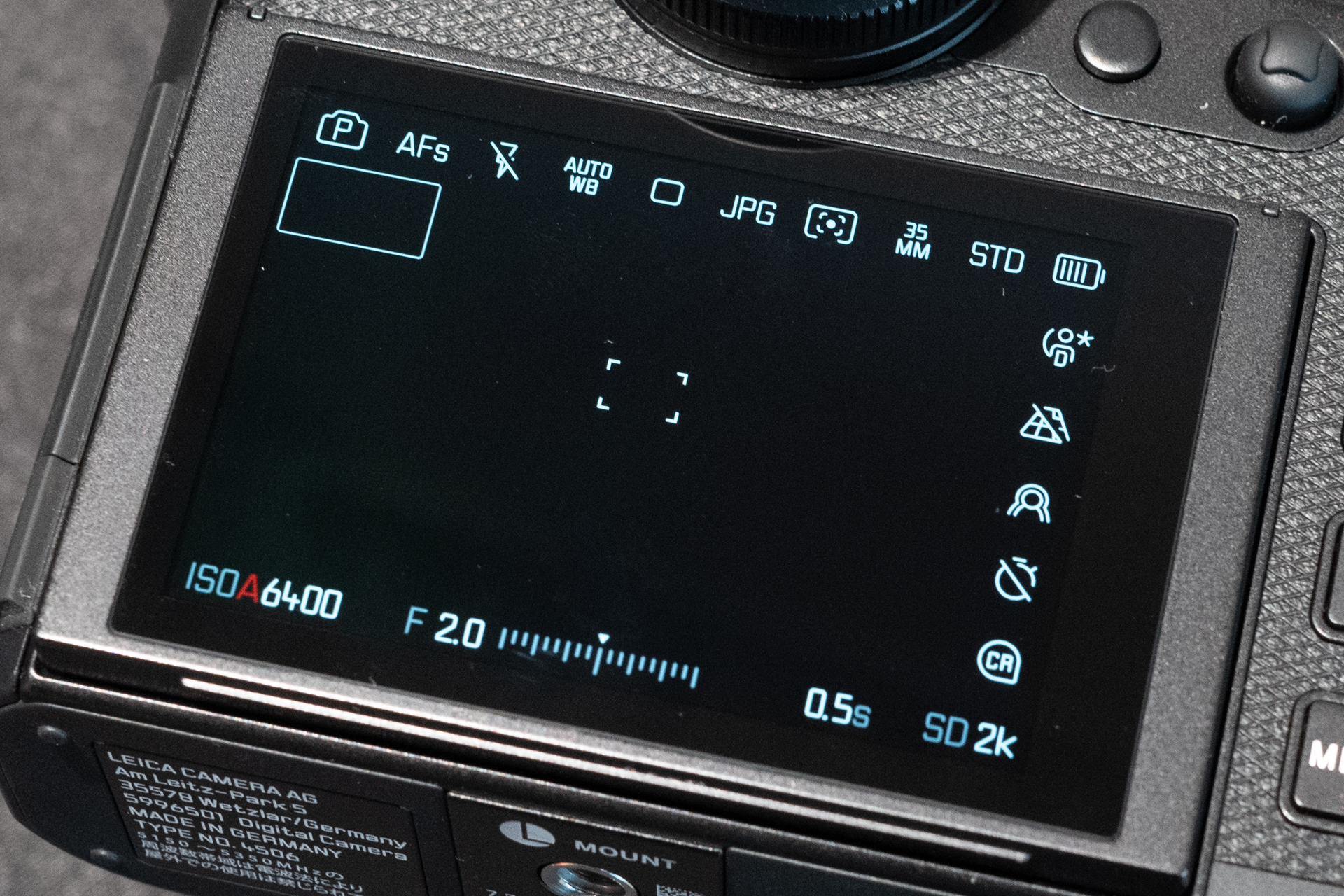 ライカSL3-Sの撮影画面。周囲のアイコンは、長押しすることで設定変更メニューが開く
