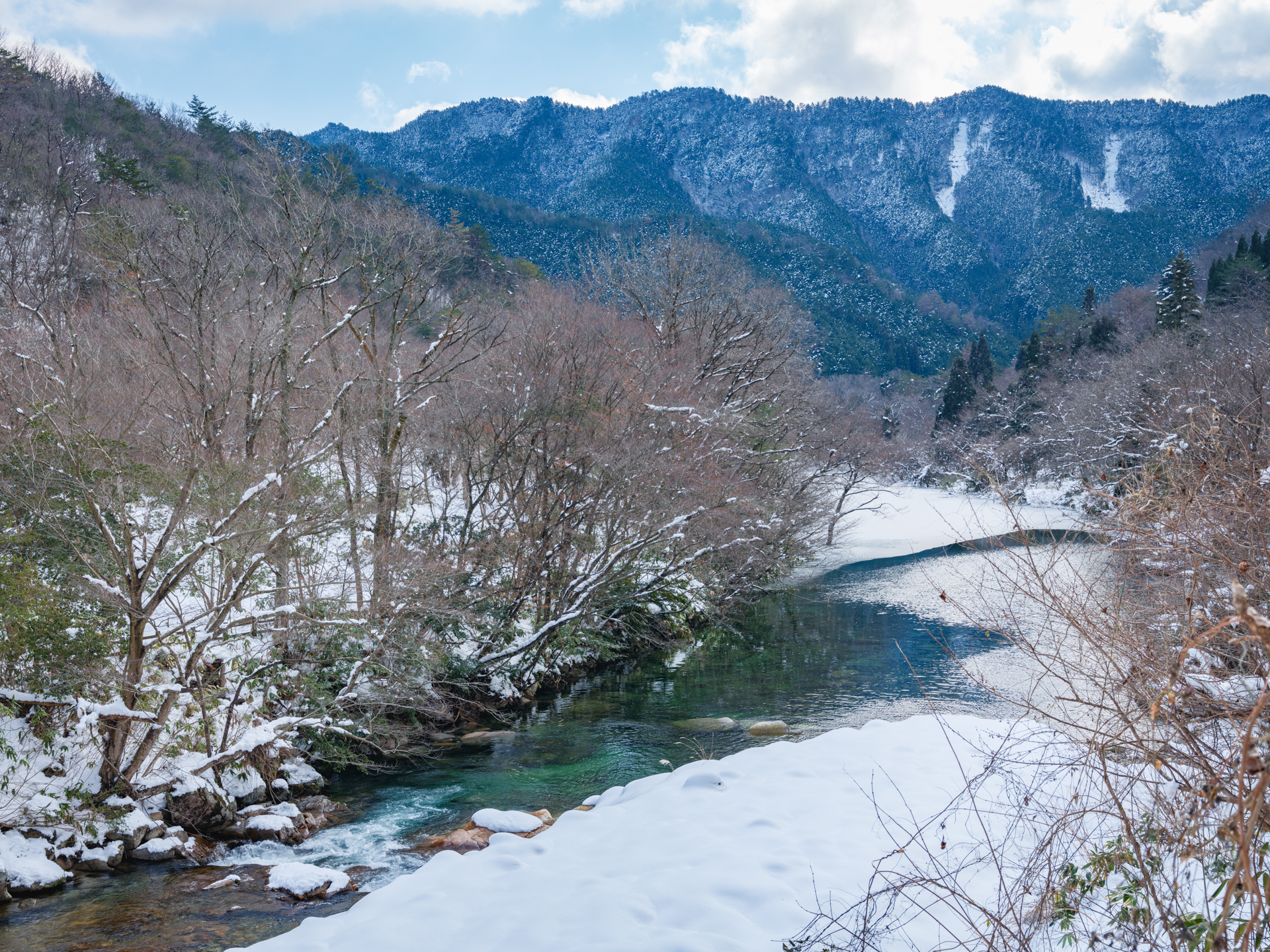 富士フイルム GFX100S II／GF32-64mmF4 R LM WR／53.6mm（42mm相当）／マニュアル露出（1/50秒、F11）／ISO 80