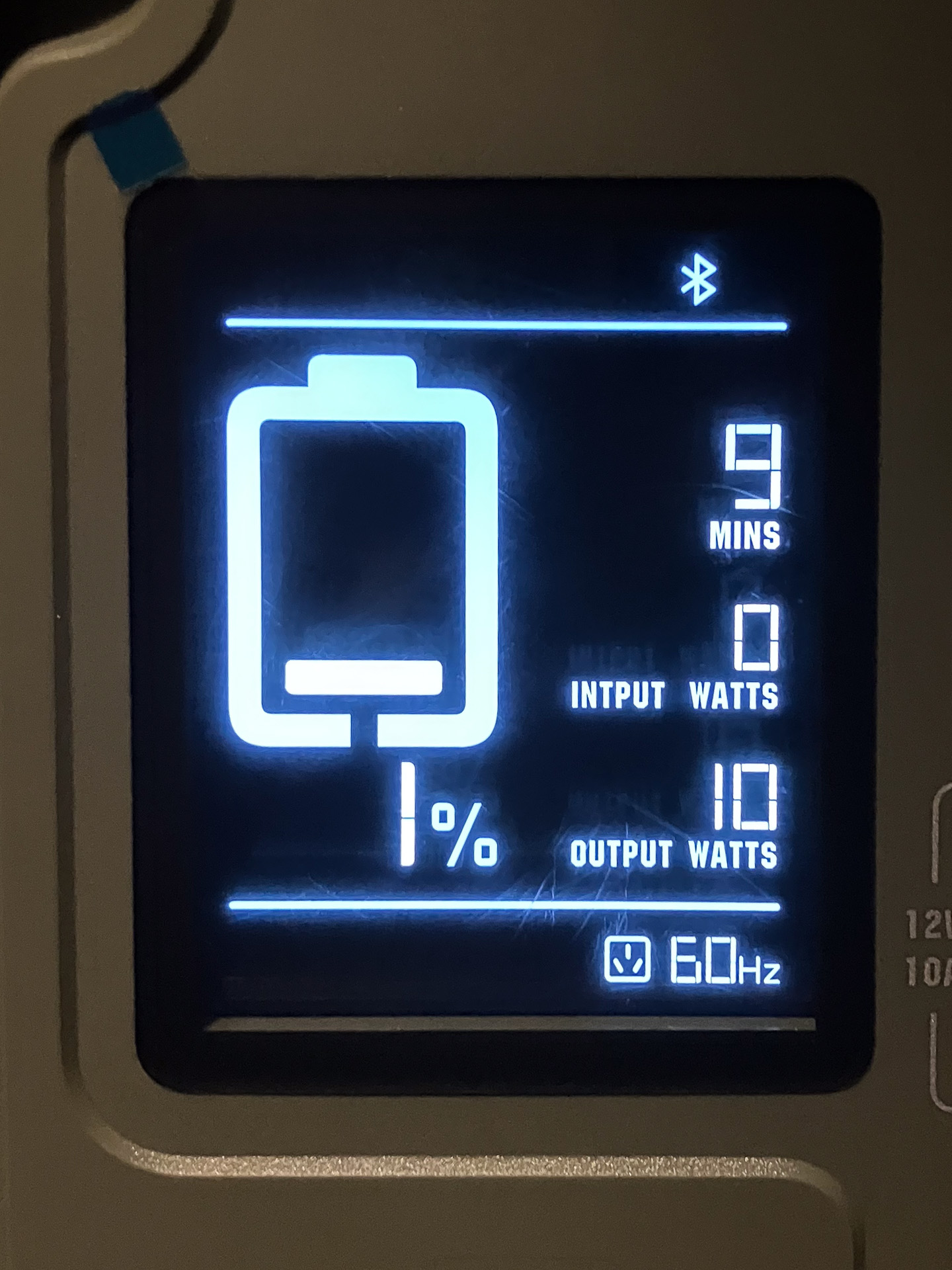 写真2（7時30分に電源をオンにして、12時間38分が経過。2分後にはバッテリー残量が0%となった）