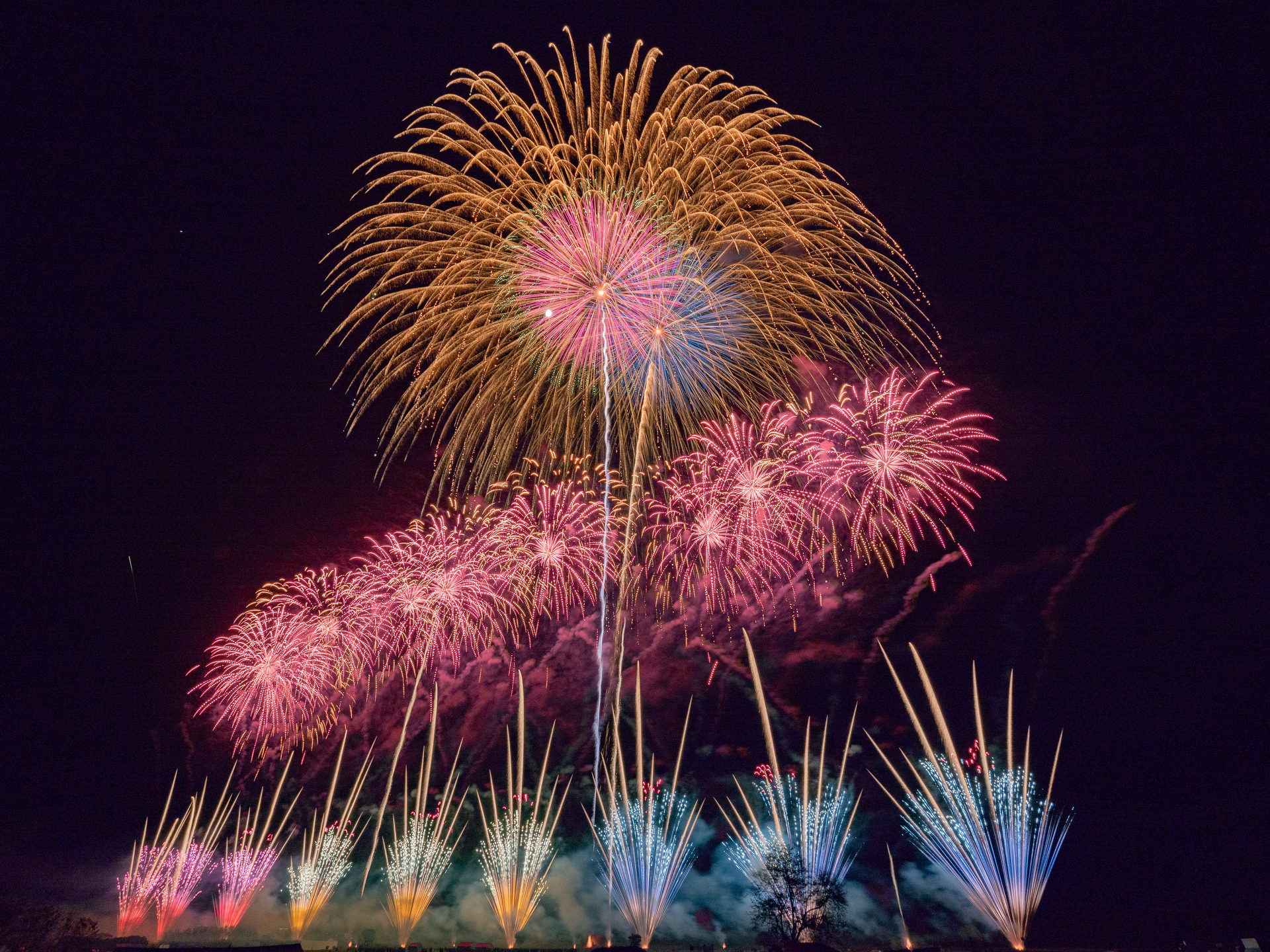長野えびす講煙火大会（長野県長野市）撮影：金武武