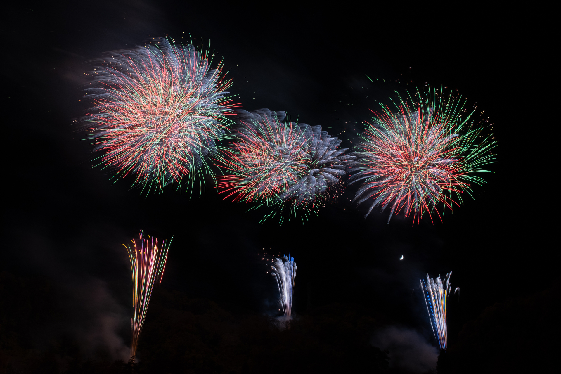 秋川流域花火大会（東京都あきる野市）撮影：金武武