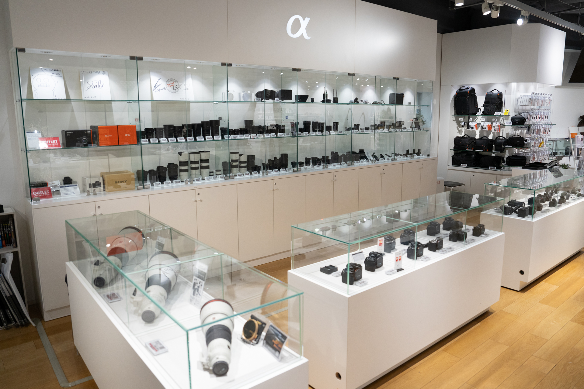 ソニーストアでは、カメラやレンズの全ラインアップを体験できる（写真はソニーストア 銀座）