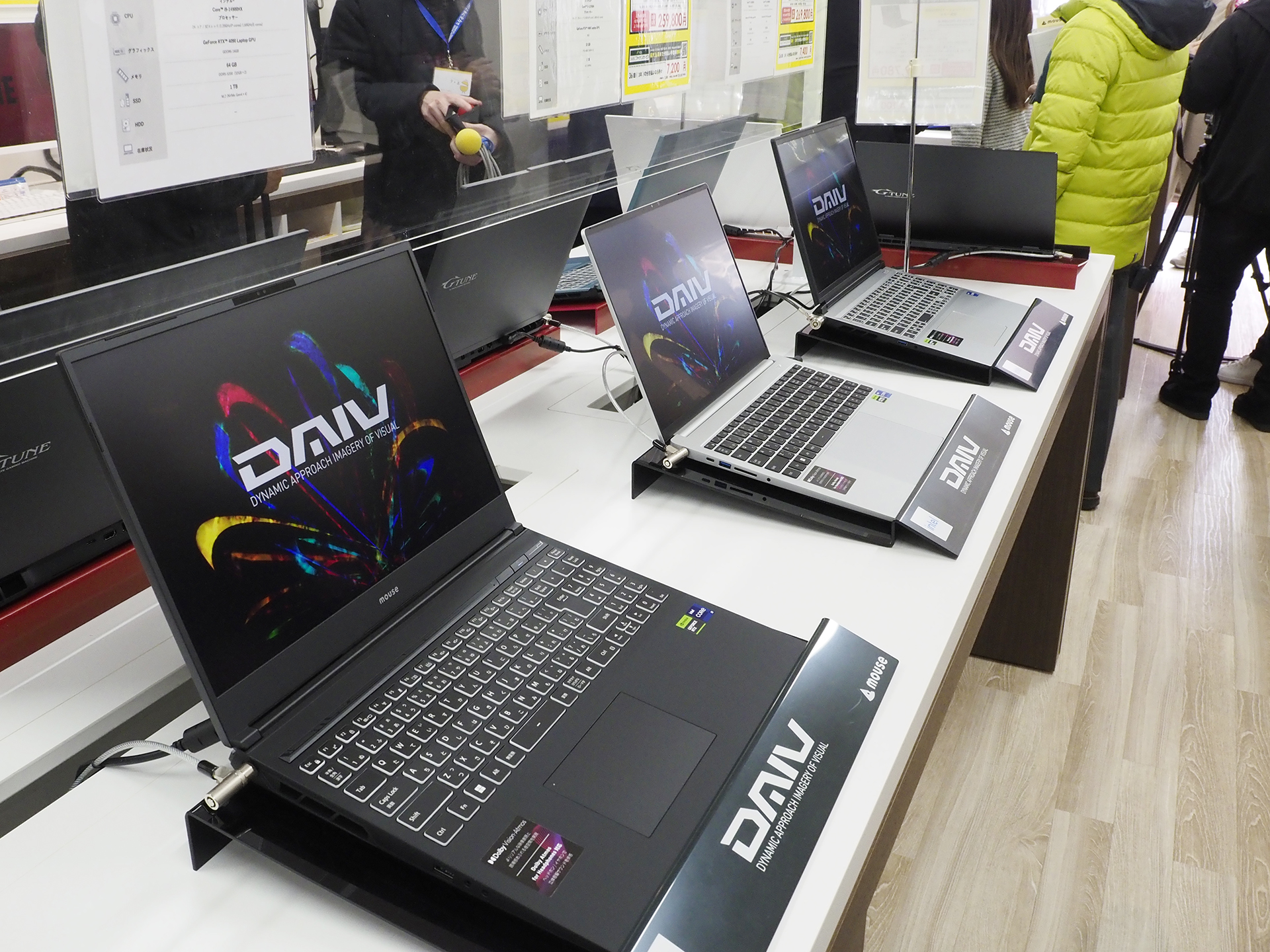 クリエイター向けPCブランド「DAIV」では、「DAIV N6」「DAIV Z6」「DAIV R6」などが展示されていた