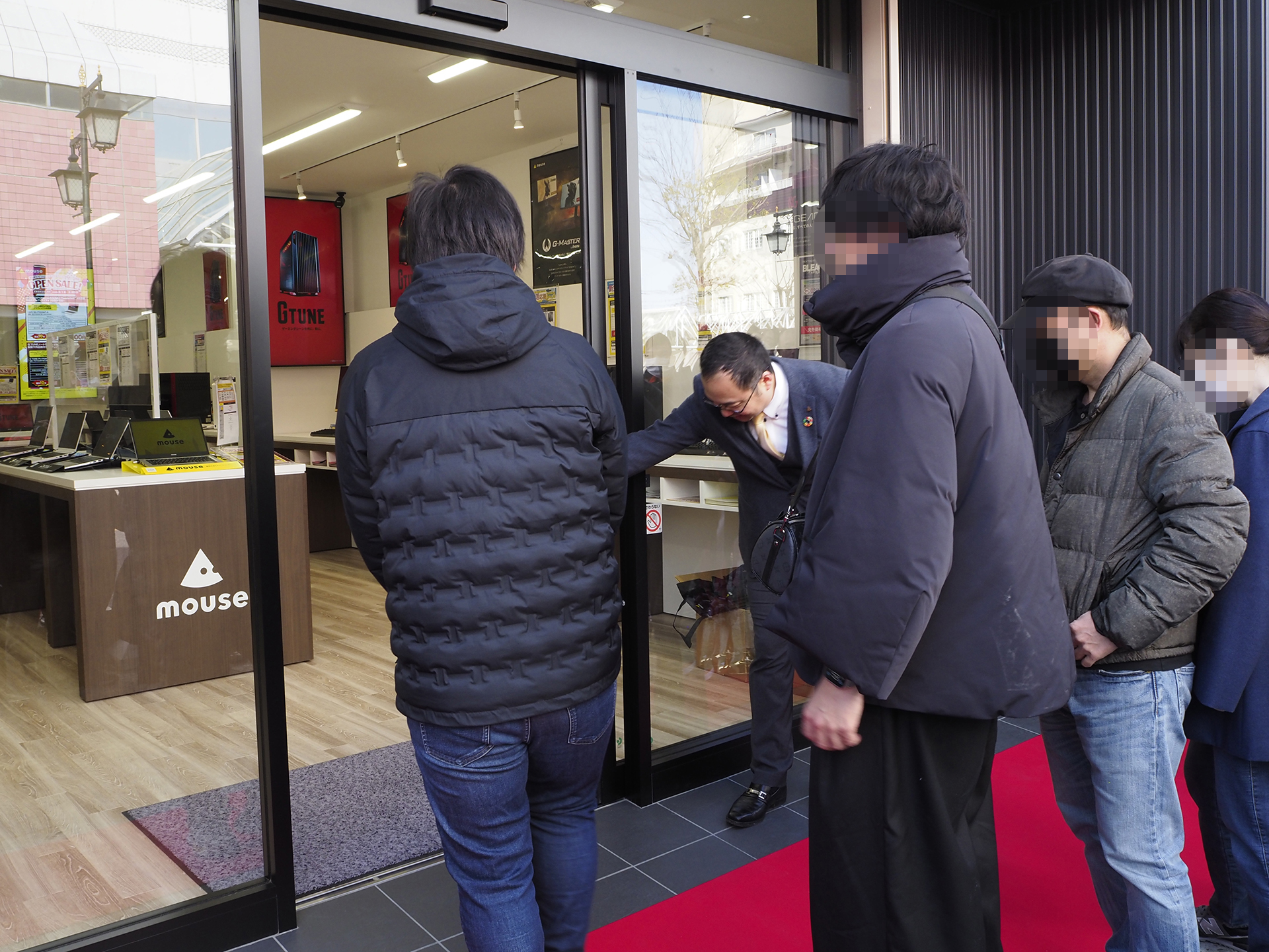 テープカットが終わって、すぐに開店となった