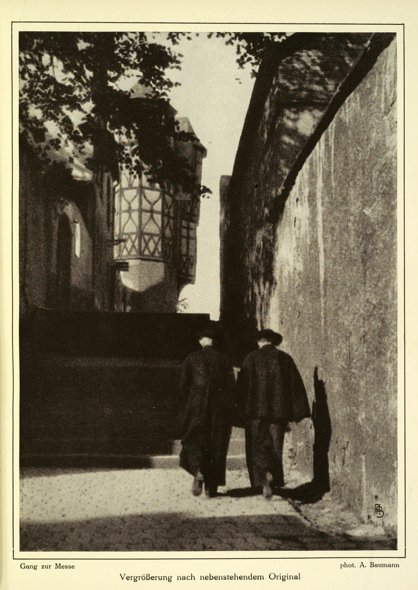 小さなネガを引き伸ばすことで、これほど大きく精細なプリントが得られるという広告