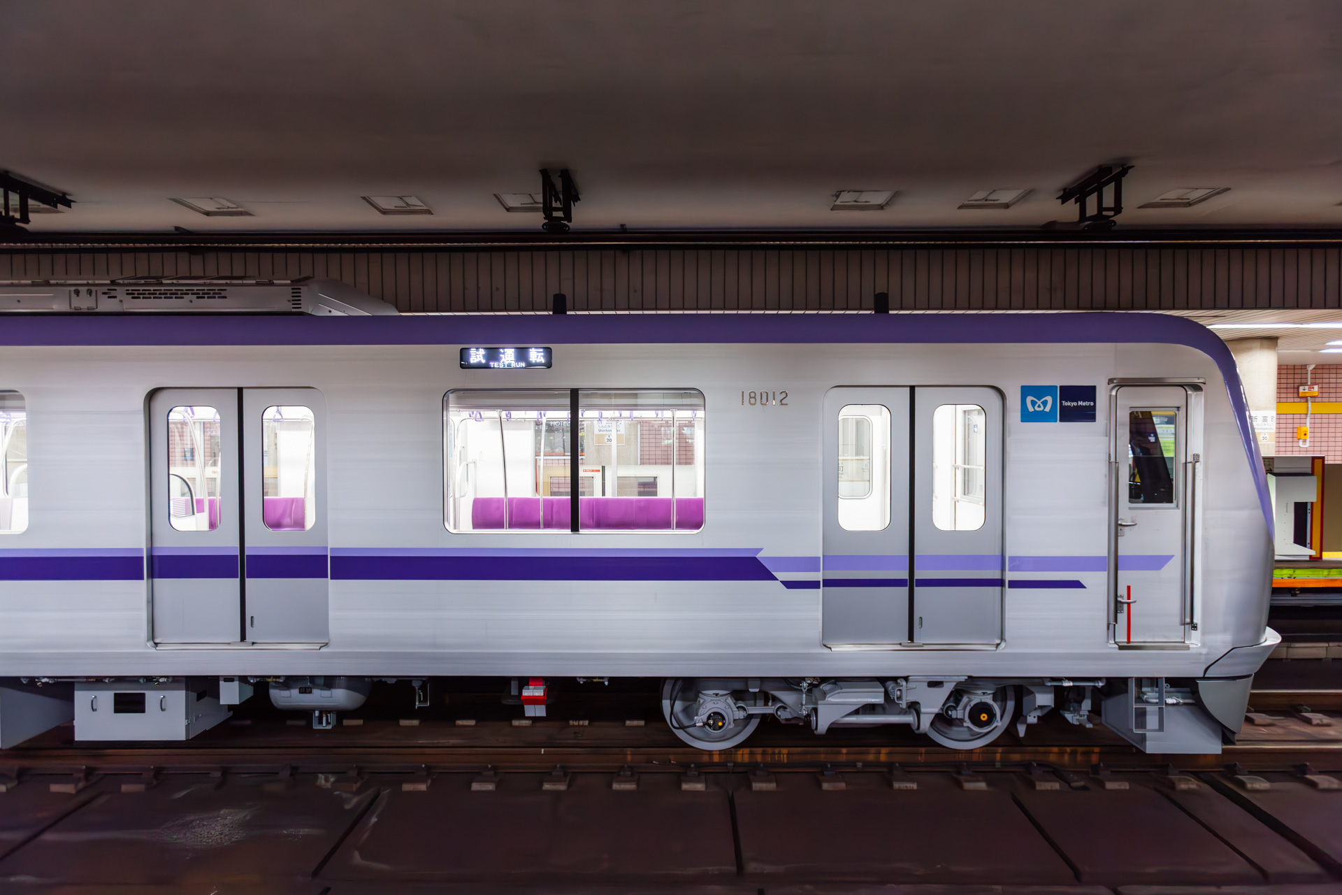 新車両らしくきれいな姿